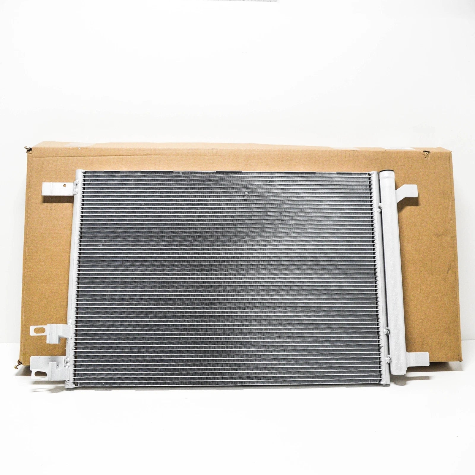 NEW VOLKSWAGEN GOLF MK7 A/C RADIATOR 5Q0816411AR ORIGINAL