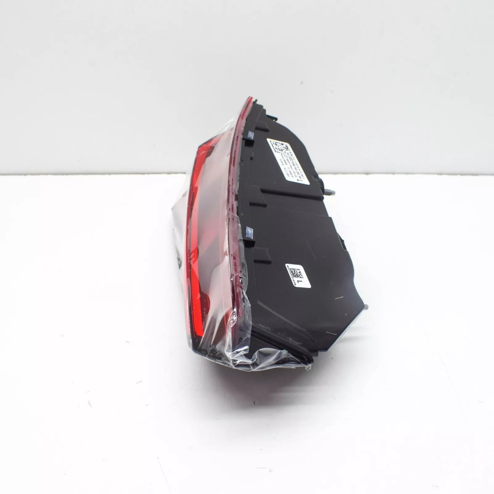 NEW AUDI A5 8W6 REAR LEFT INNER LED TAILLIGHT 8W6945093AA ORIGINAL