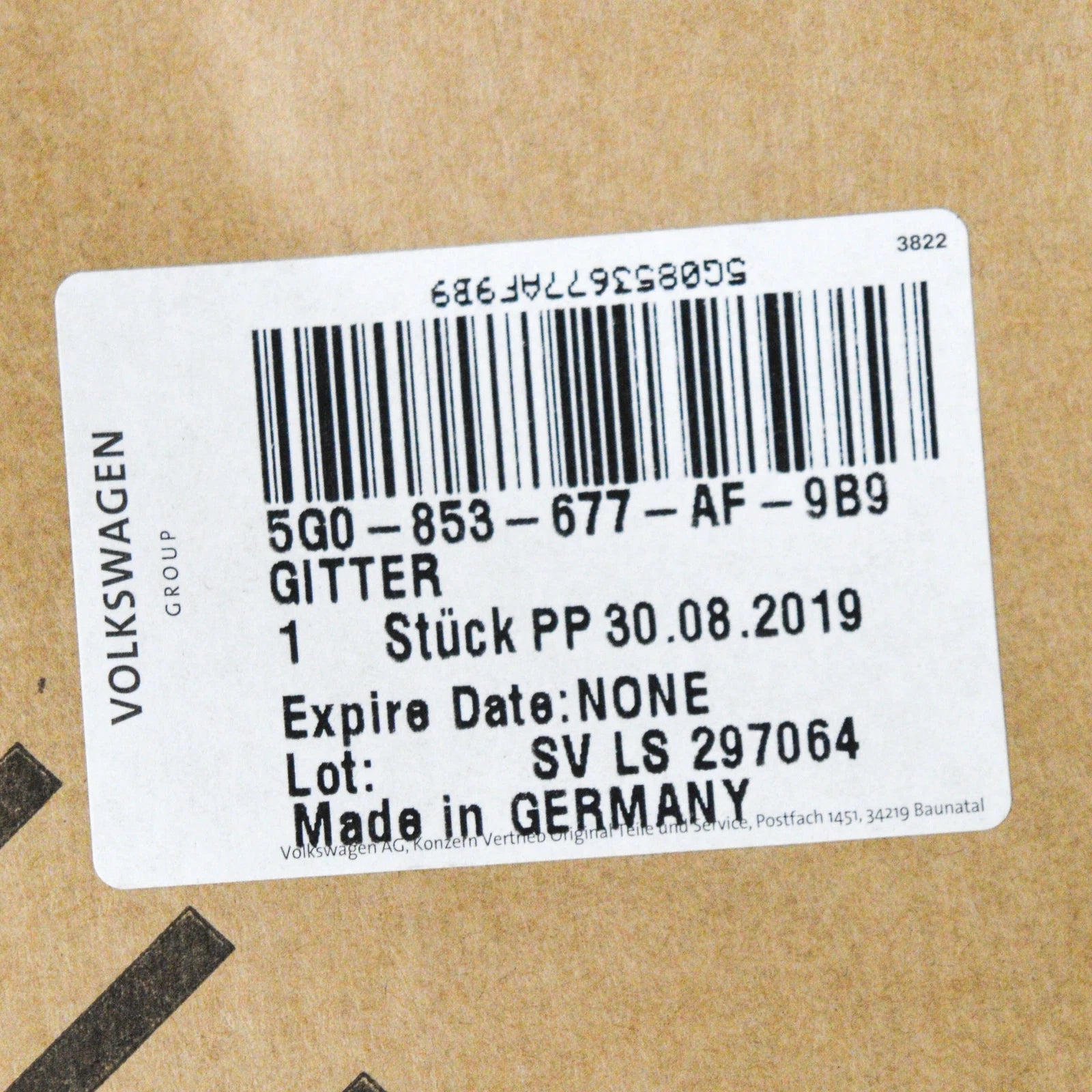 NEW VW GOLF MK7 FRONT BUMPER CENTER LOWER GTI GRILLE 5G0853677AF9B9 ORIGINAL