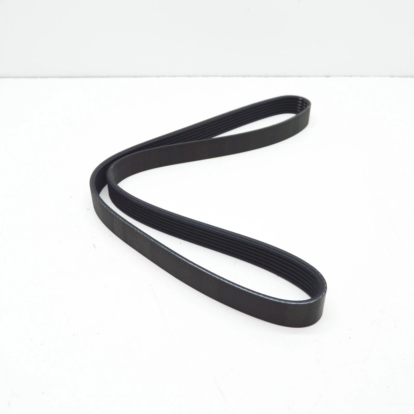 NEW AUDI A4 B9 ALTERNATOR BELT 04L260849AB ORIGINAL