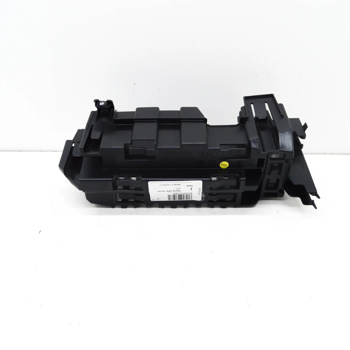 NEW AUDI A3 LIMOUSINE 8Y REAR RIGHT CONTROL UNIT RETAINER 8Y0907390 ORIGINAL