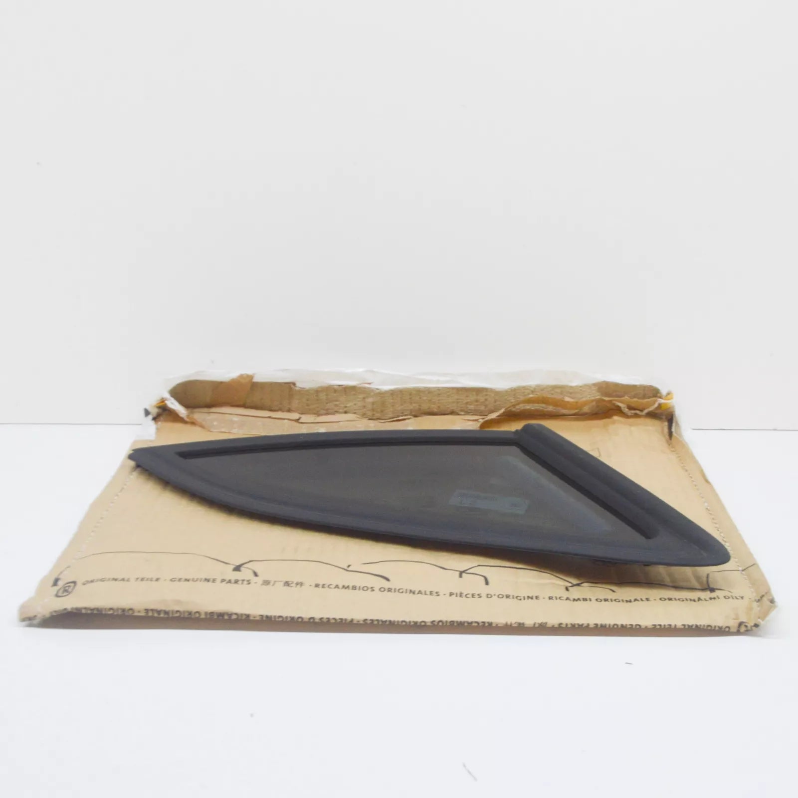 NEW AUDI Q3 8U REAR RIGHT DOOR SIDE WINDOW QUARTER GLASS 8U0845300BNVB ORIGINAL