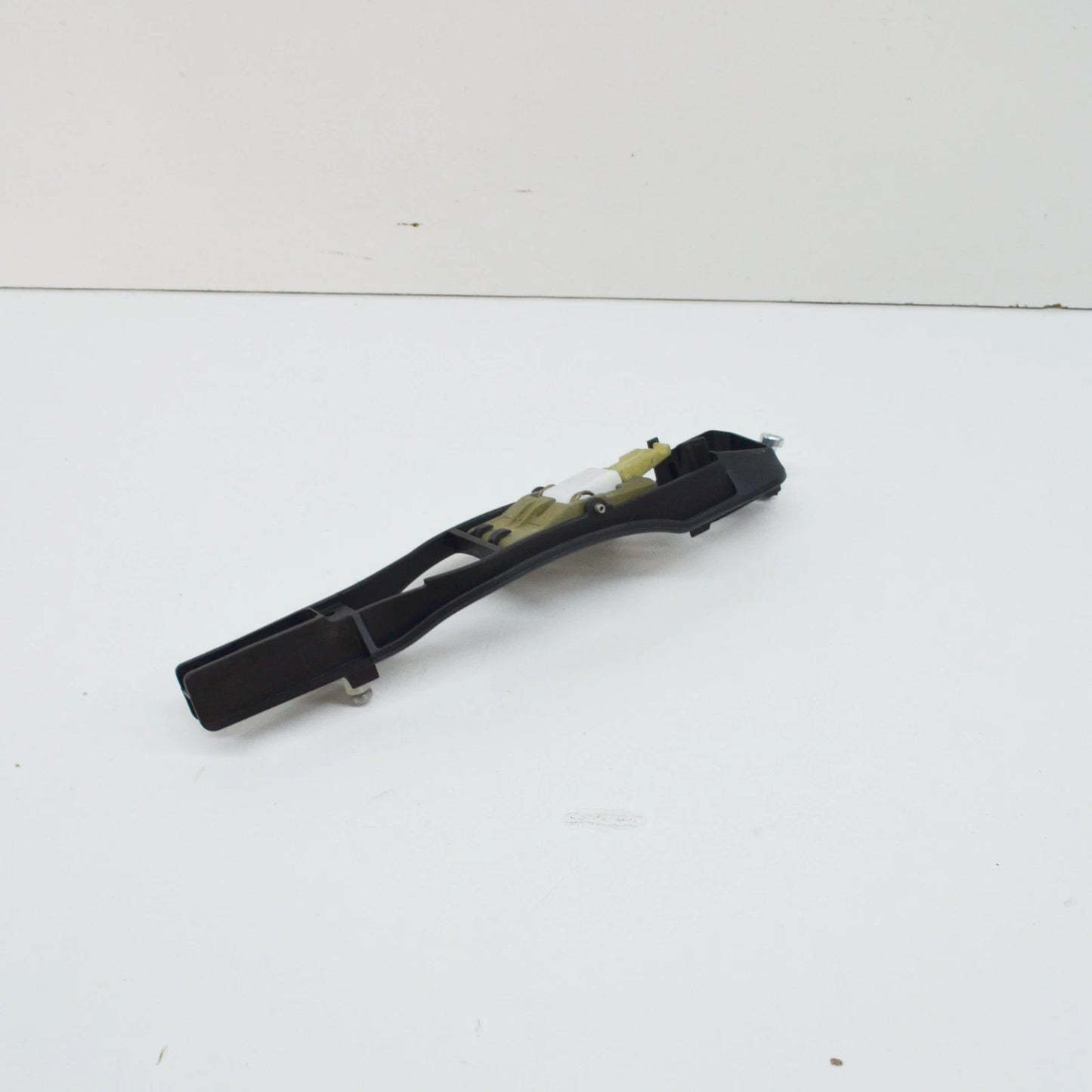 NEW BMW 3 E46 FRONT LEFT OUTSIDE DOOR HANDLE CARRIER 51218216121 8216121