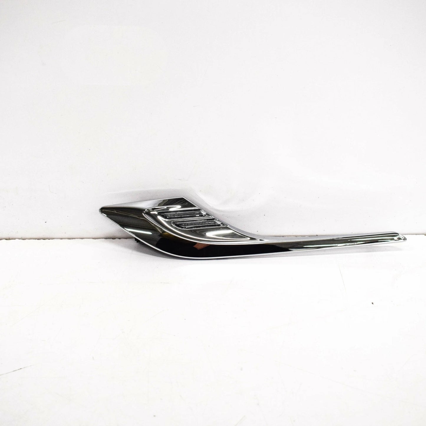 NEW BMW Z4 E89 CHROME SIDE TURN INDICATOR LAMP LEFT FENDER 63137303243 ORIGINAL