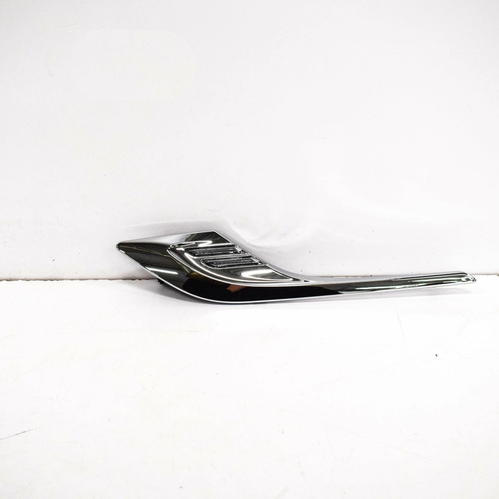 NEW BMW Z4 E89 CHROME SIDE TURN INDICATOR LAMP LEFT FENDER 63137303243 ORIGINAL