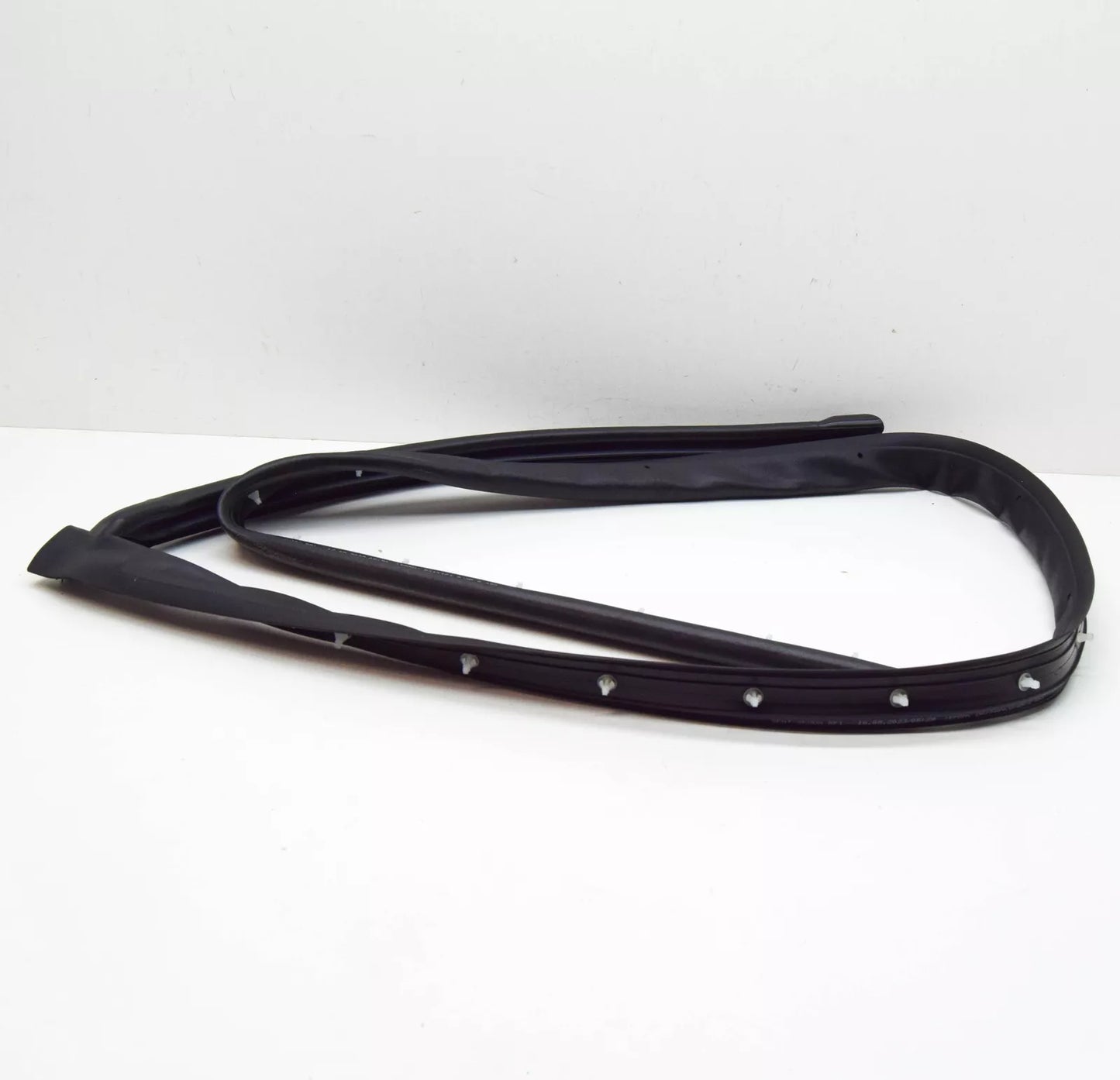 NEW SKODA KAROQ NU REAR RIGHT LOWER DOOR SEAL RUBBER 575839120C9B9 ORIGINAL