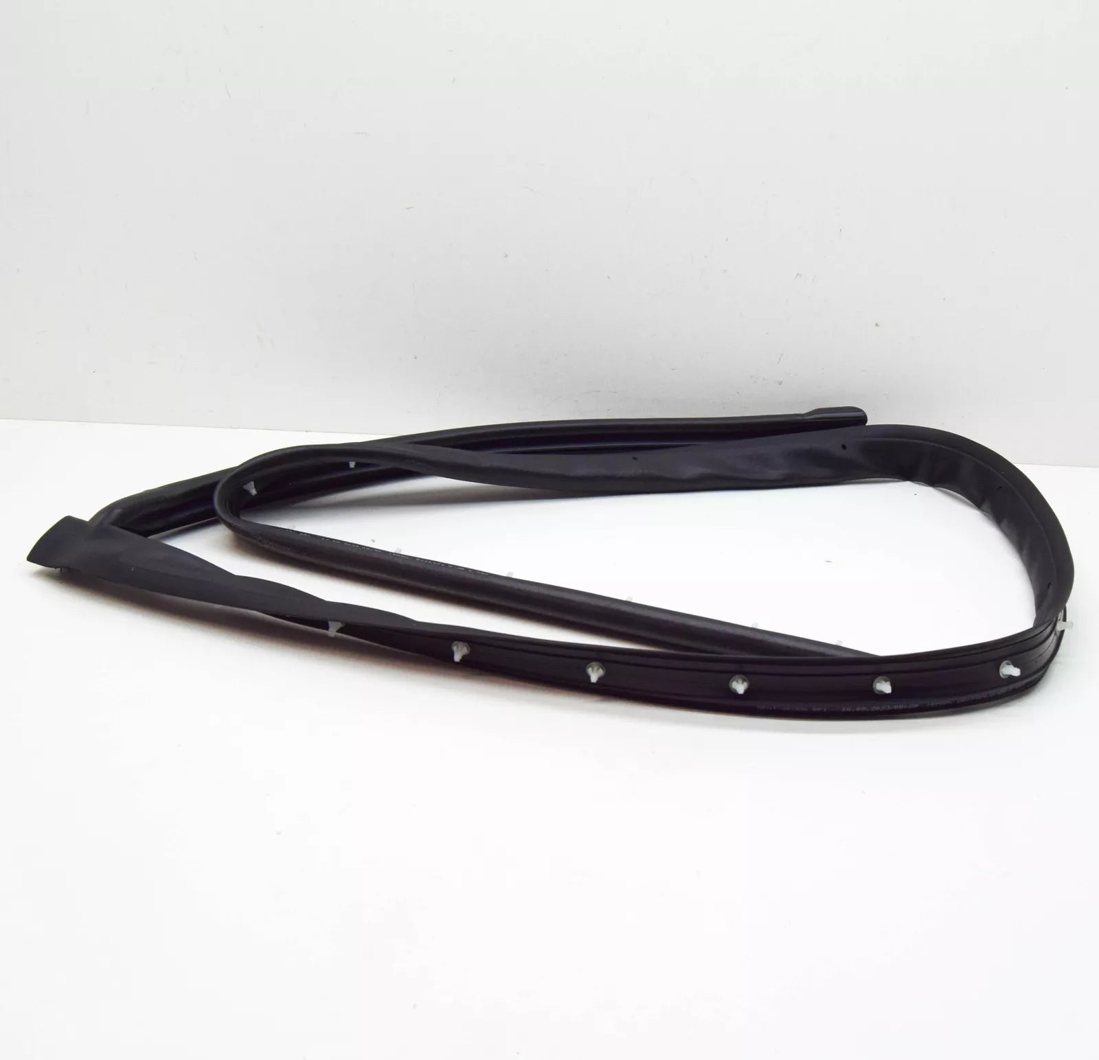 NEW SKODA KAROQ NU REAR RIGHT LOWER DOOR SEAL RUBBER 575839120C9B9 ORIGINAL