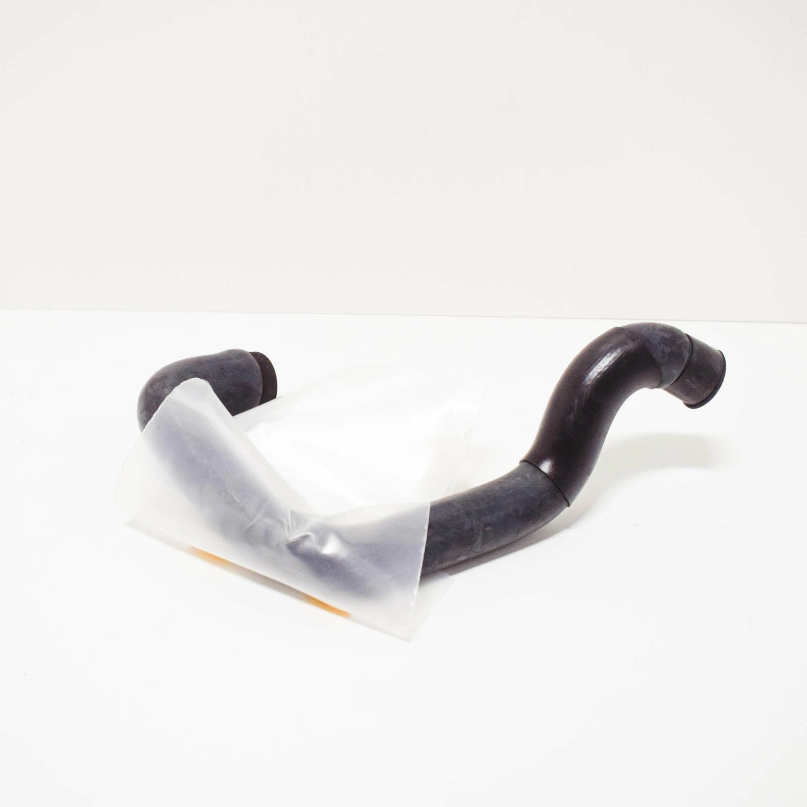 NEW BMW 5 E39 2.8I AIR HOSE IDLE CONTROL VALVE TO BOOT 13411740950 ORIGINAL