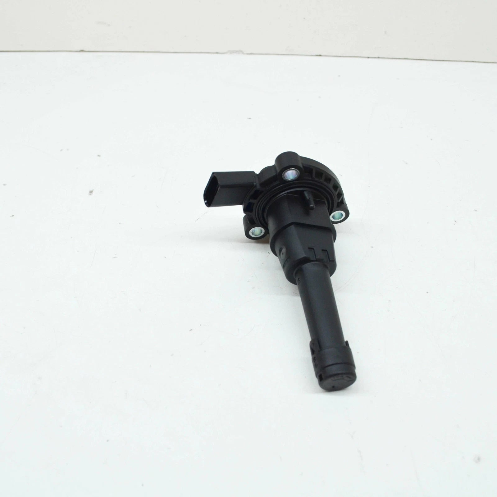 NEW AUDI A4 B9 OIL LEVEL SENSOR 079907660A