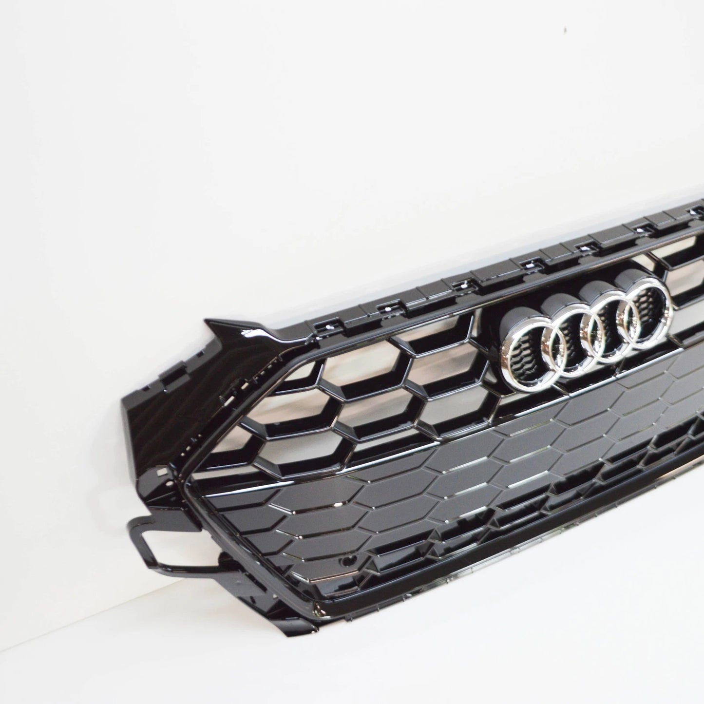 NEW AUDI A4 AVANT B9 RADIATOR GRILLE 8W0853651DTT94 8W0853651DT T94 ORIGINAL