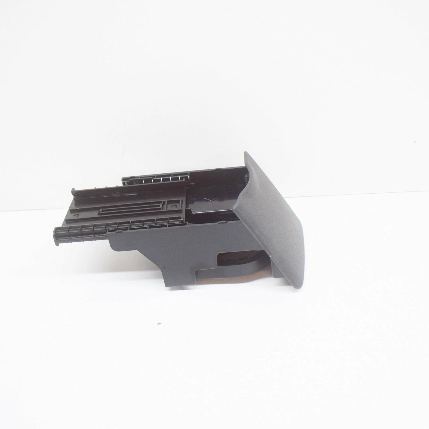 NEW MB VITO W639 FRONT ASHTRAY DRINK HOLDER LHD A63968002589B51