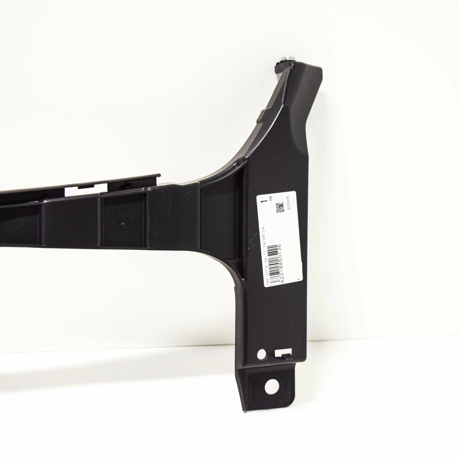 NEW MB S W221 AMG FRONT BUMPER CENTER BRACKET A2218850136