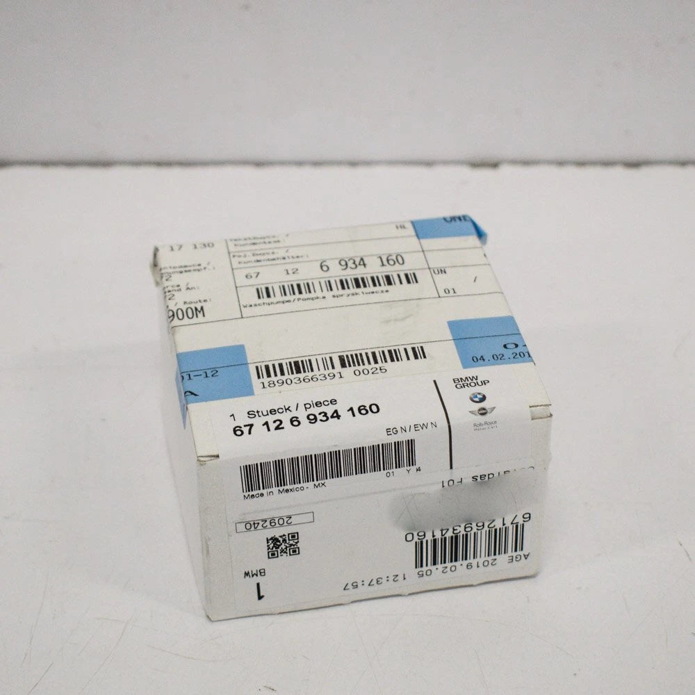 NEW BMW 5 SERIES F10 WINDSHIELD WASHER PUMP 67126934160 6934160 ORIGINAL