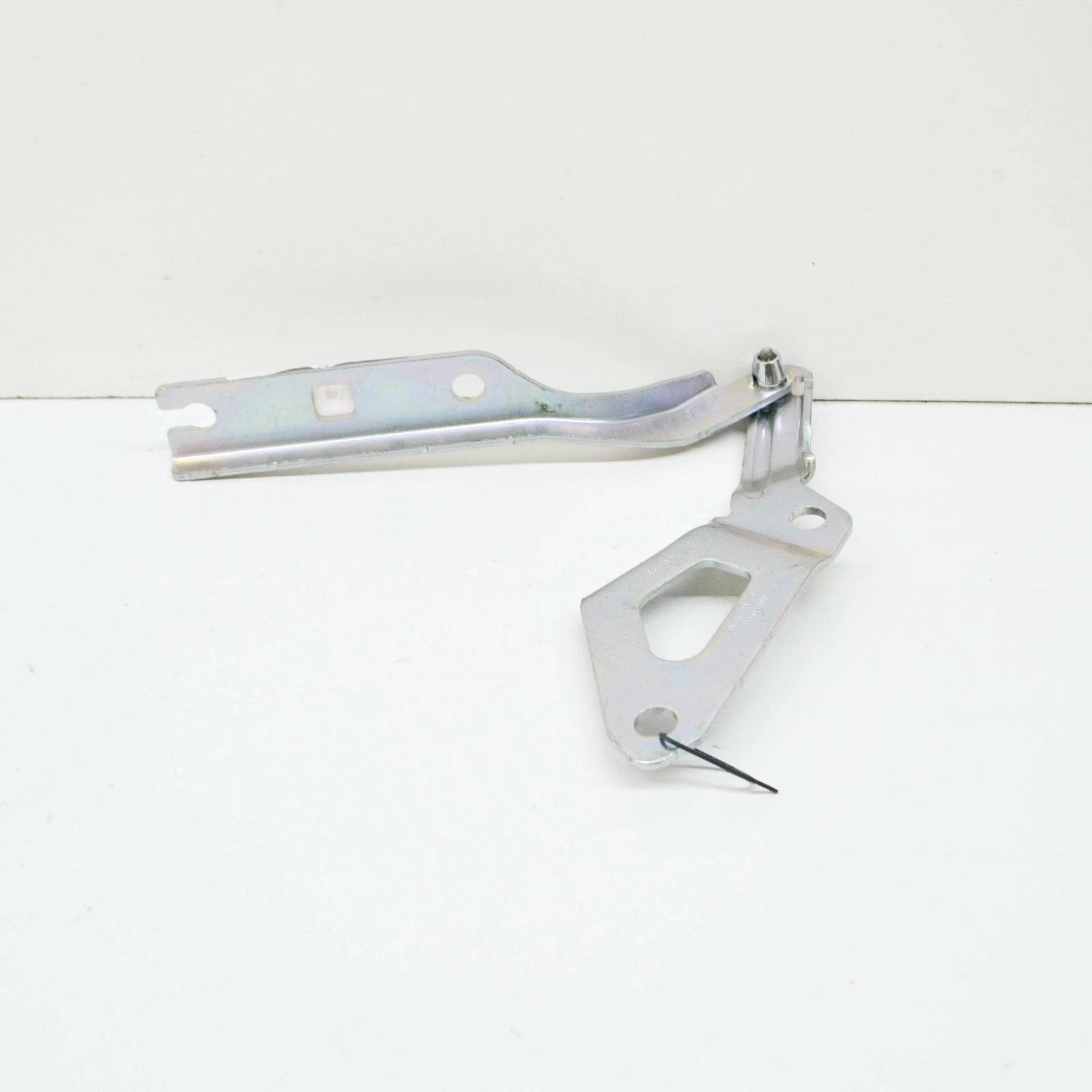 NEW VOLKSWAGEN TIGUAN AD FRONT RIGHT BONNET HOOD HINGE 5NA823302J ORIGINAL