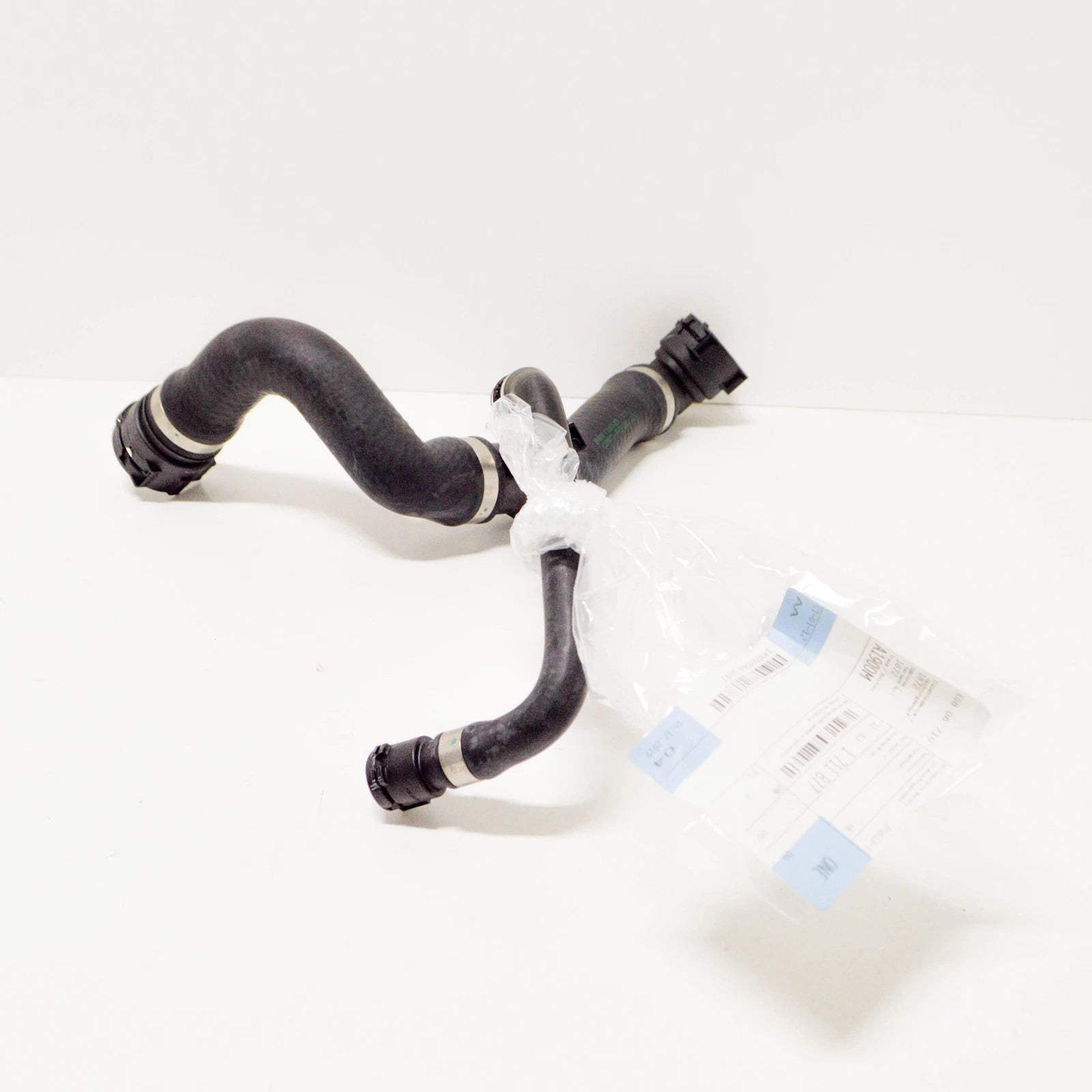 NEW BMW 7 E38 RADIATOR WATER UPPER PIPE HOSE 740I PETROL 4.4 1711877 ORIGINAL