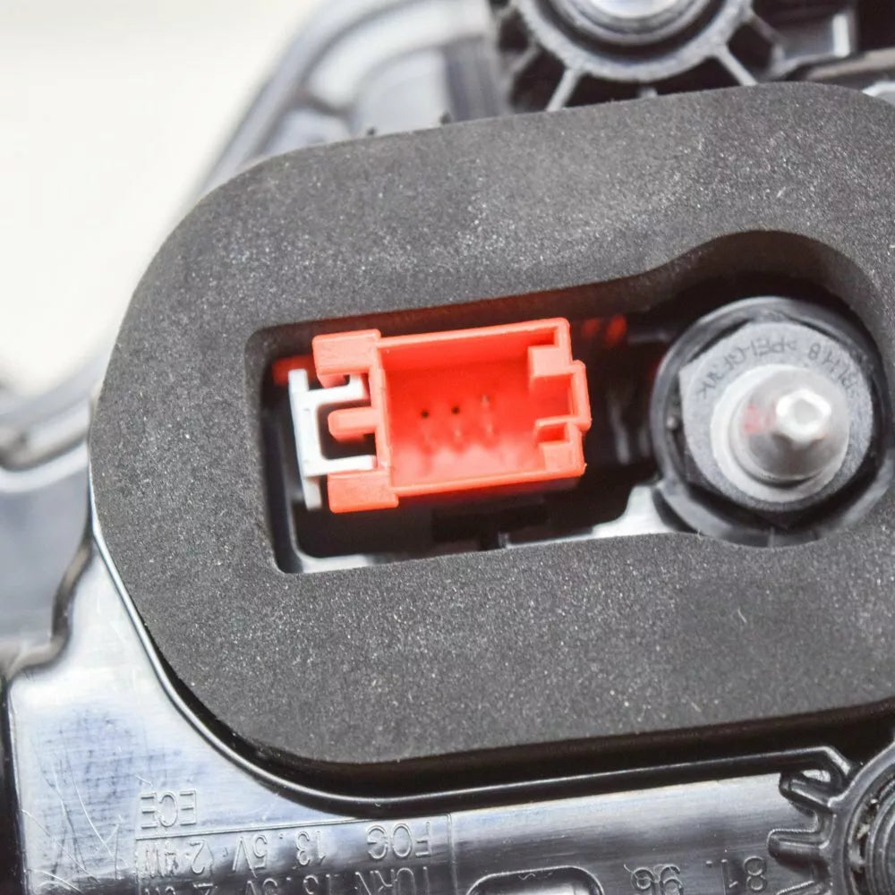 NEW AUDI A4 B9 SALOON RIGHT SIDE TAILGATE TAILLIGHT 8W5945094AC 2019 ORIGINAL