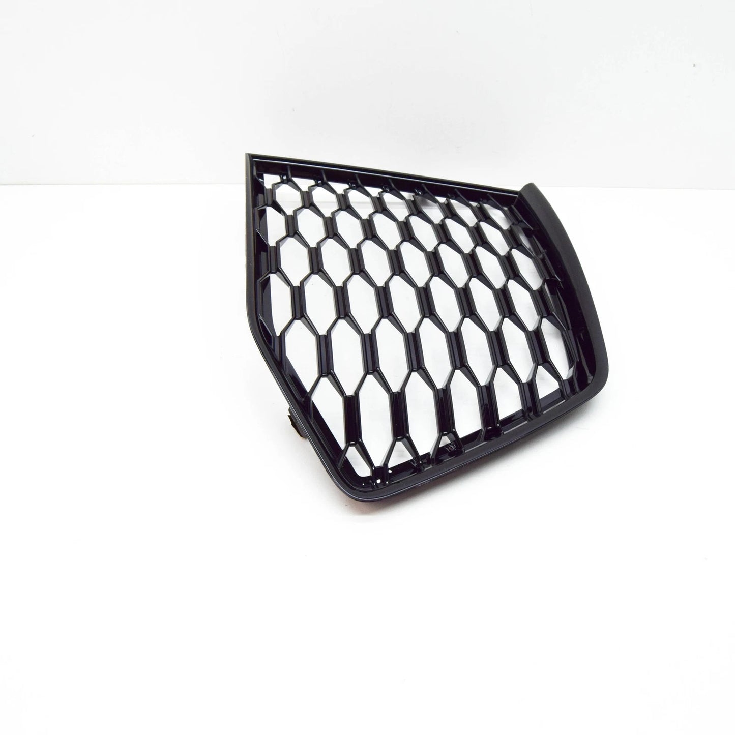 NEW AUDI RSQ3 8U FRONT RIGHT BUMPER AIR GUIDE GRILLE 8U0807682MT94 ORIGINAL