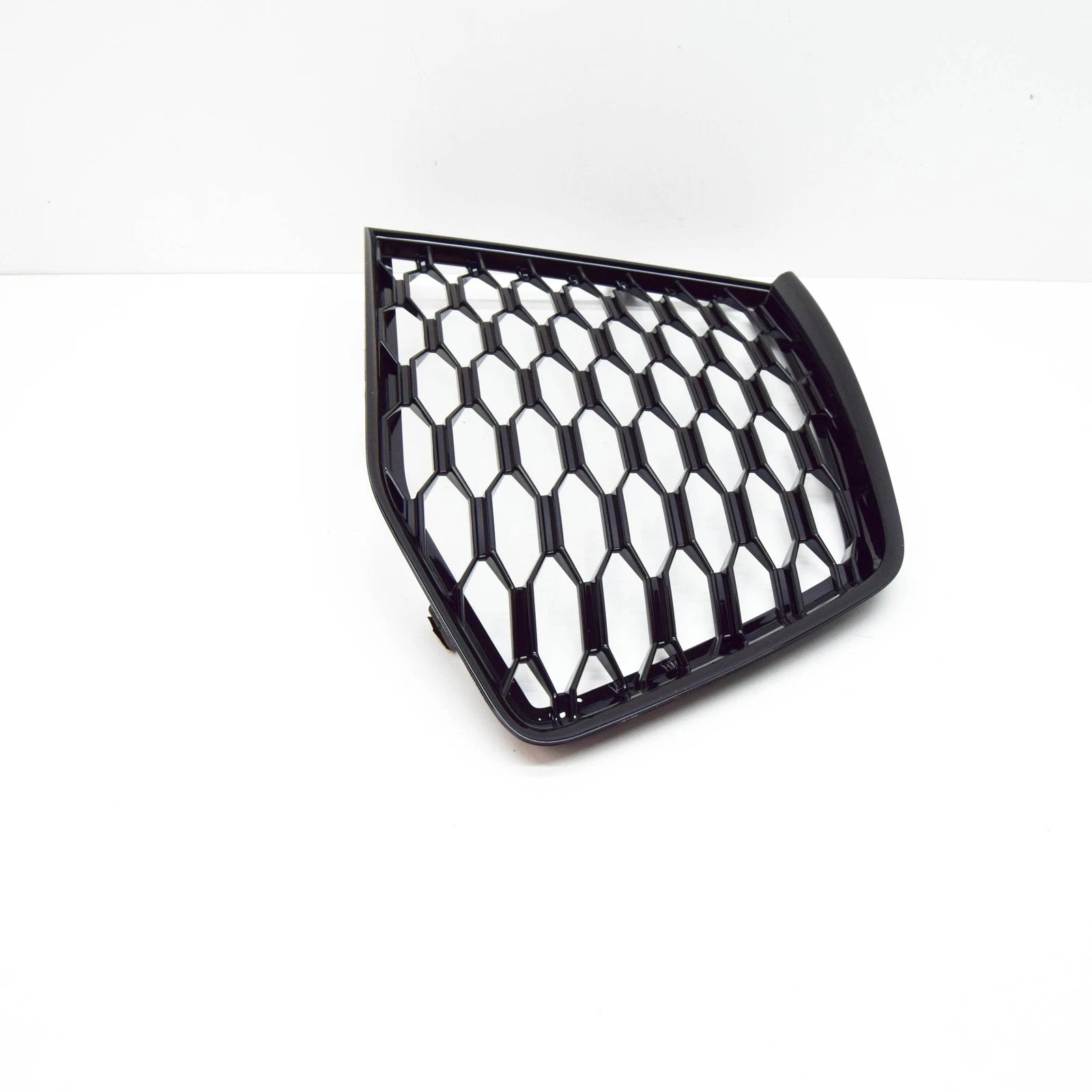 NEW AUDI RSQ3 8U FRONT RIGHT BUMPER AIR GUIDE GRILLE 8U0807682MT94 ORIGINAL