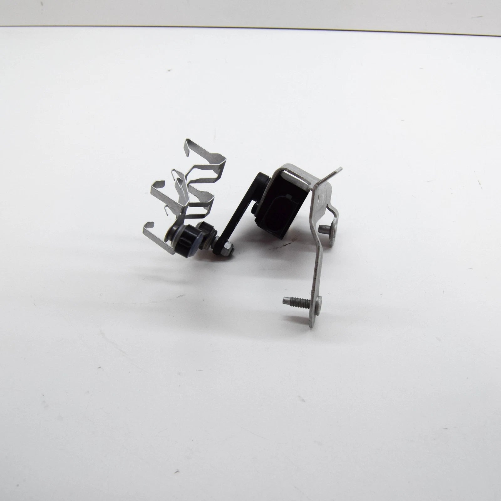 NEW MERCEDES-BENZ E W213 REAR RIGHT HEIGHT LEVEL SENSOR A2139056807 ORIGINAL