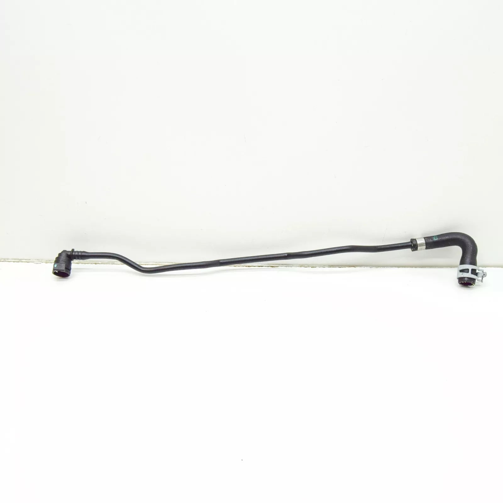 NEW MERCEDES-BENZ S W223 COOLANT EXPANSION TANK HOSE A2235012401 ORIGINAL