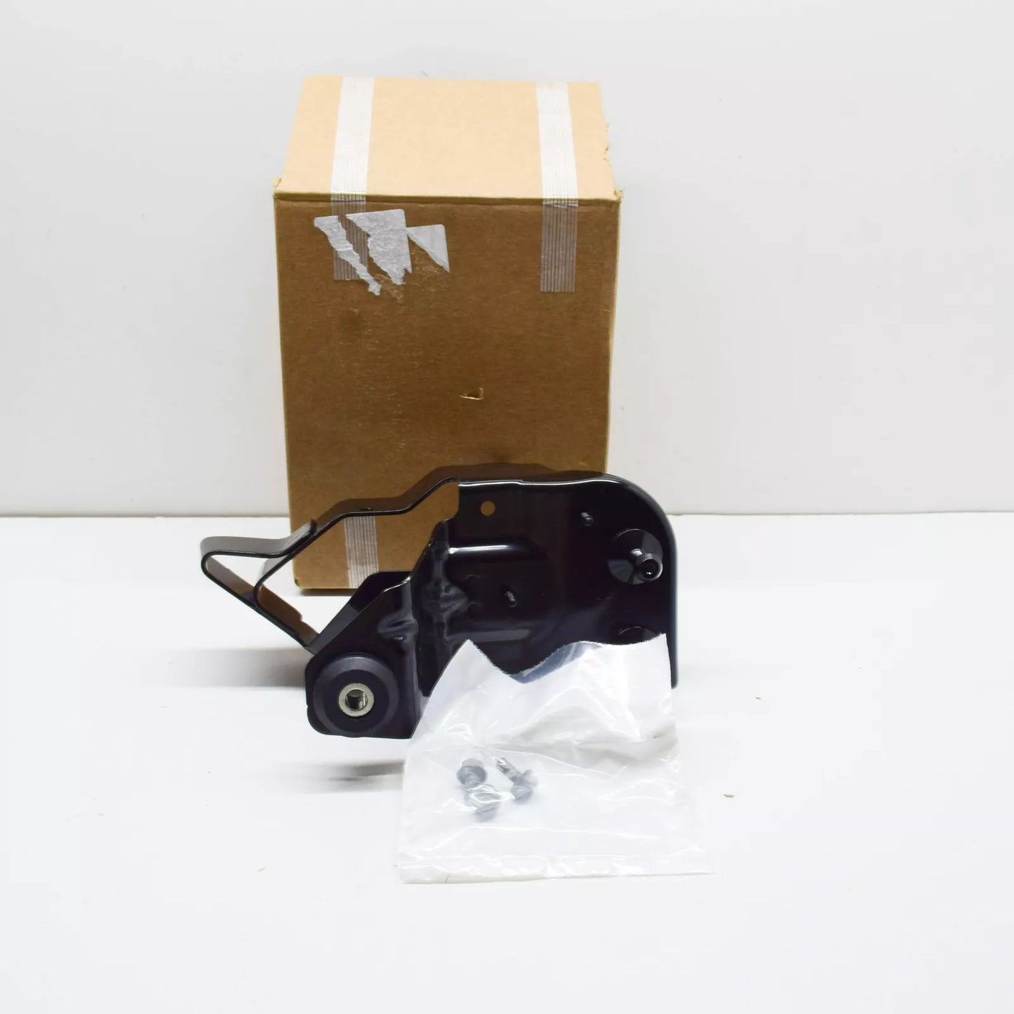 NEW MERCEDES-BENZ GLE W166 ANTI LOCK BRAKE PUMP MOUNT A1664310140 ORIGINAL