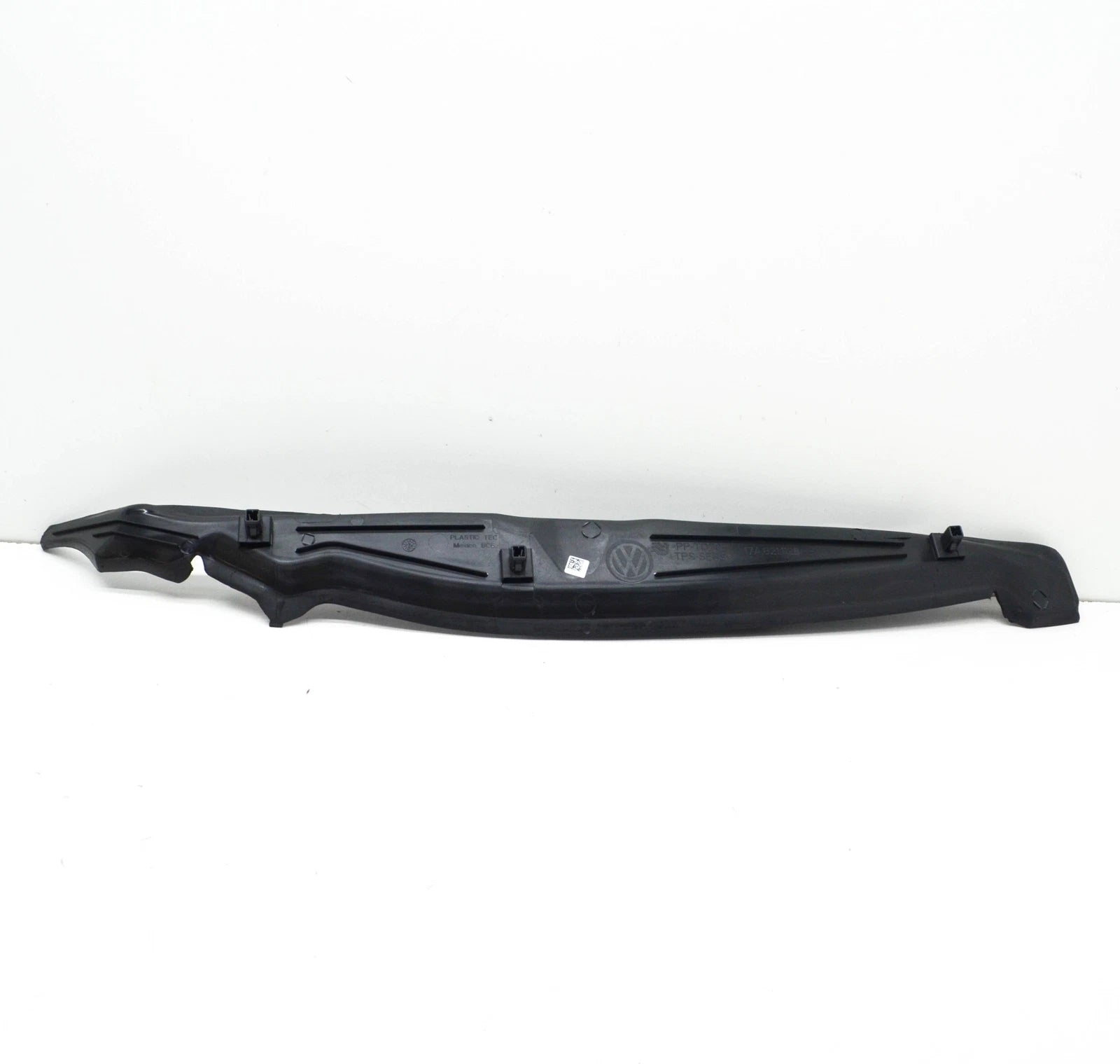 NEW VOLKSWAGEN JETTA MK7 FRONT RIGHT WING PLASTIC COVER 17A821112B