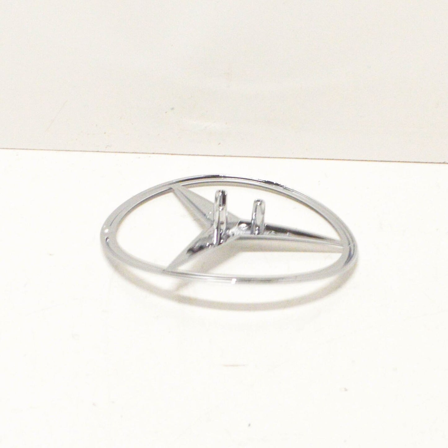 NEW MERCEDES-BENZ GLA X156 REAR TRUNK STAR LOGO EMBLEM A1568170016 ORIGINAL