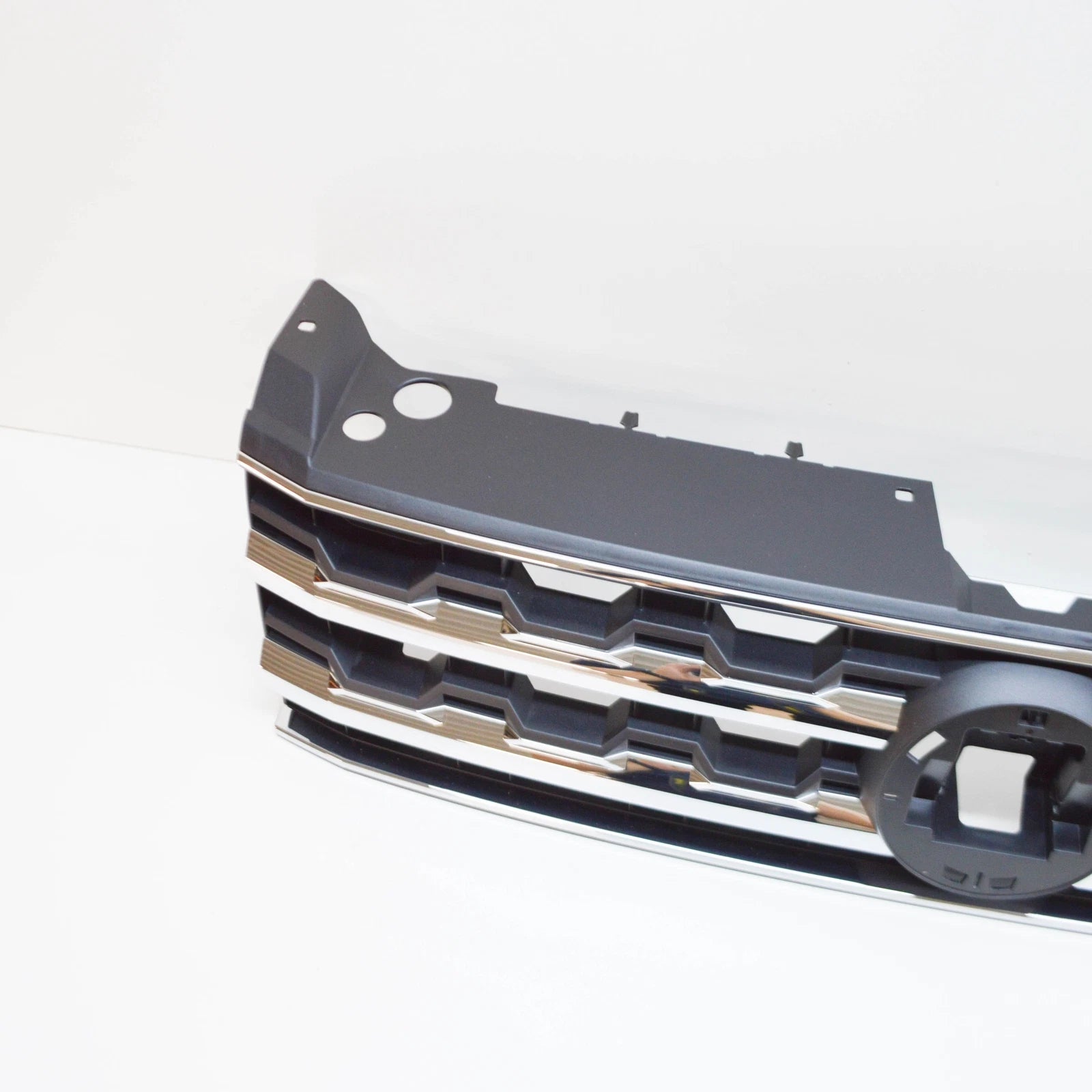 NEW VWOLKSWAGEN TERAMONT RADIATOR GRILLE 3CN853651ARYP ORIGINAL