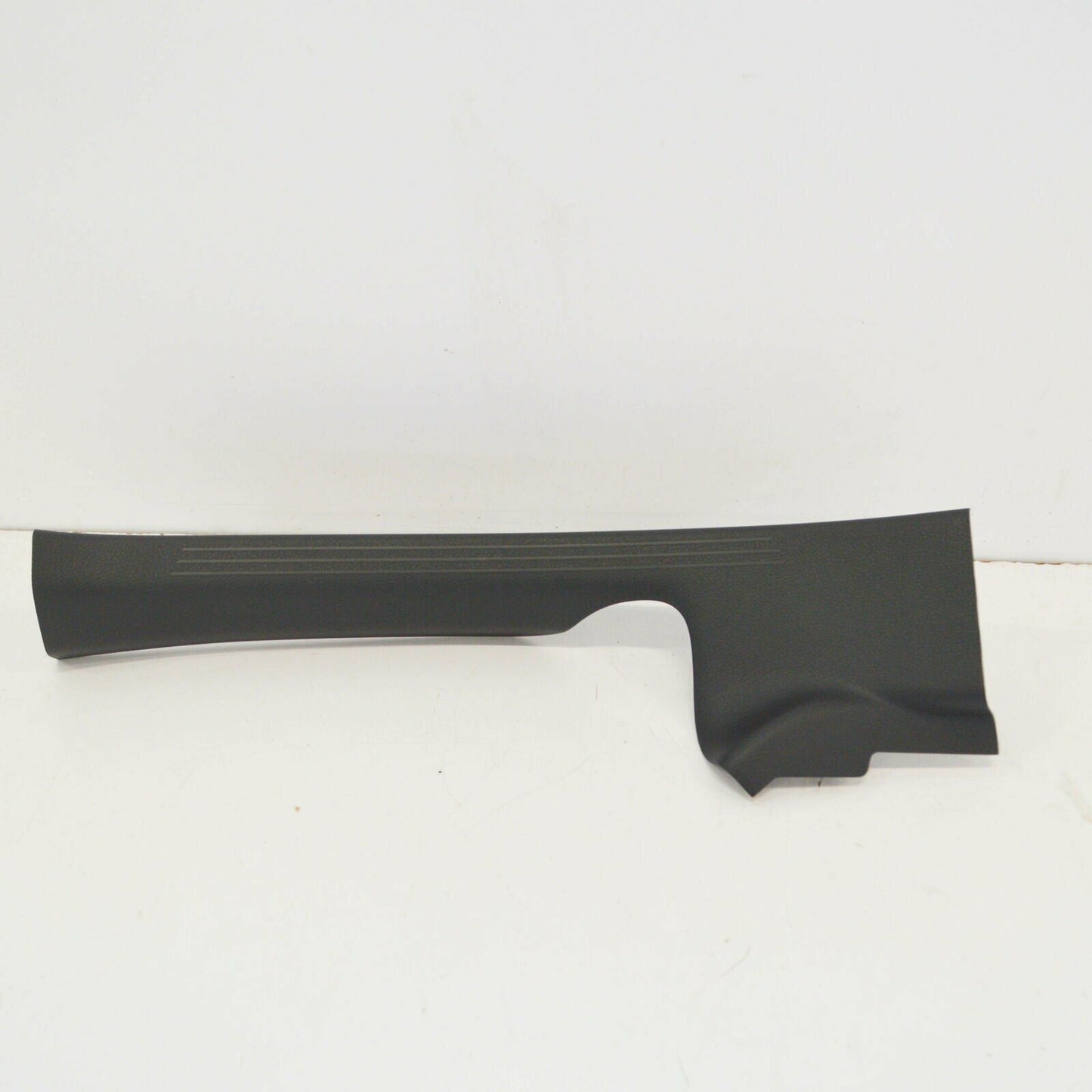 NEW MB GLC X253 REAR RIGHT DOOR SCUFF SILL PLATE A25368602369051 ORIGINAL