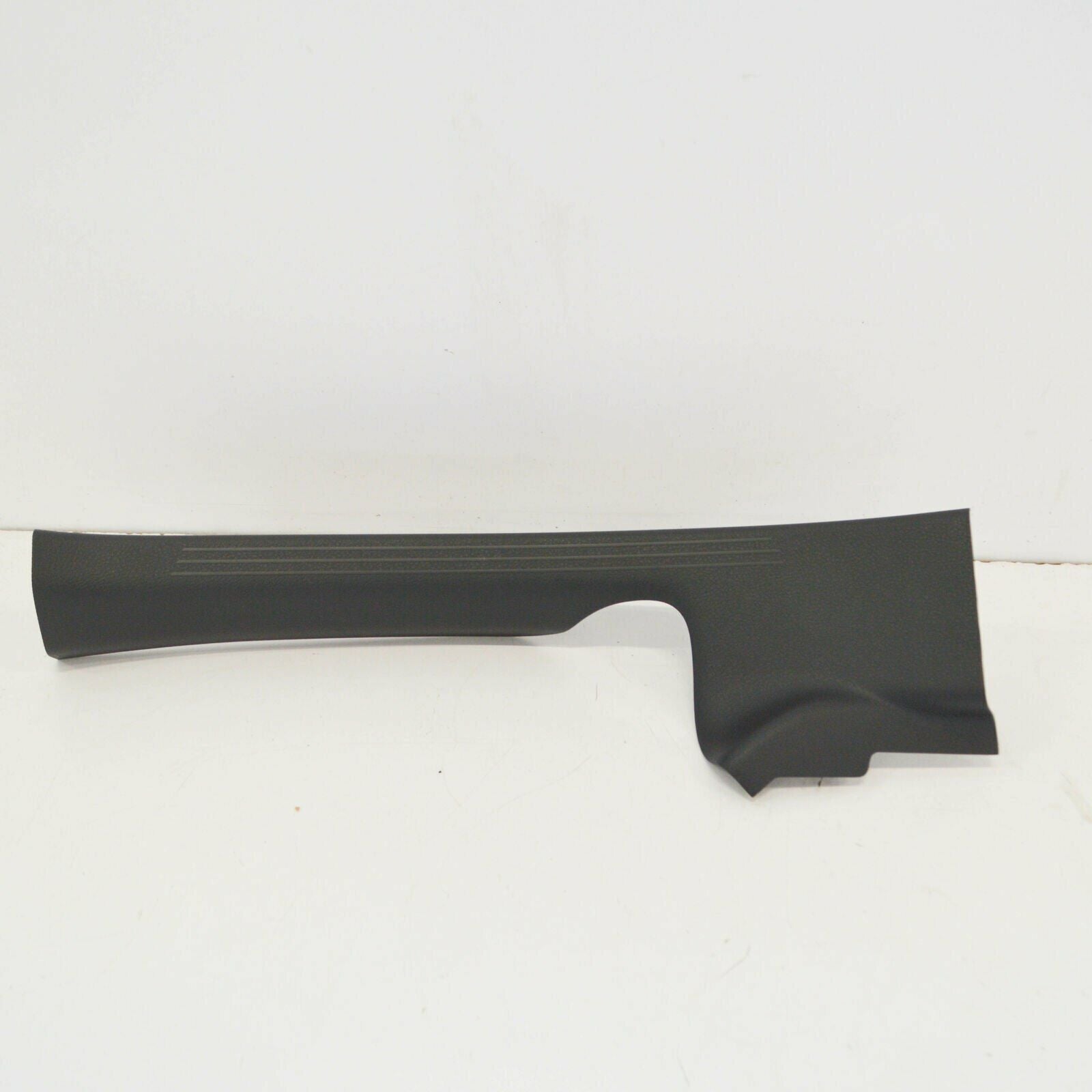 NEW MB GLC X253 REAR RIGHT DOOR SCUFF SILL PLATE A25368602369051 ORIGINAL