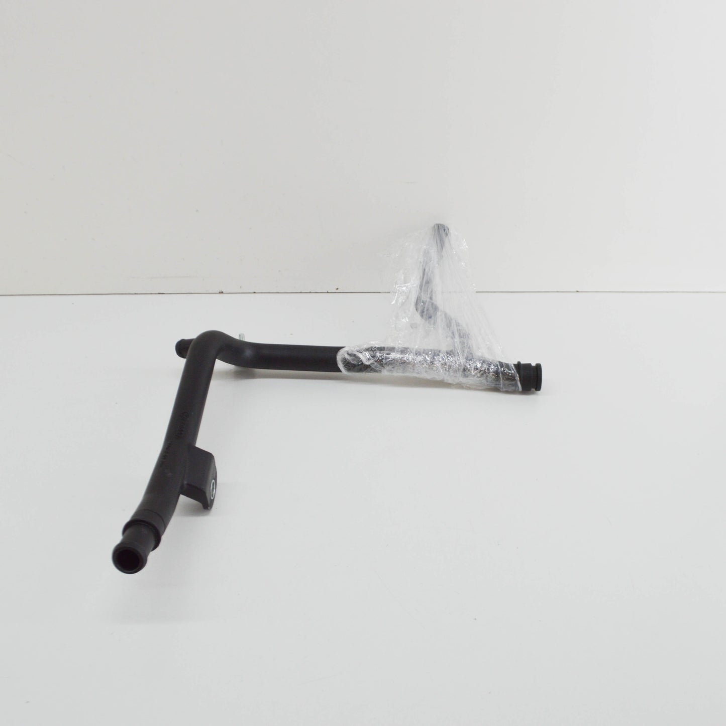 NEW AUDI A3 8P ENGINE COOLANT HOSE 06A121065DP ORIGINAL