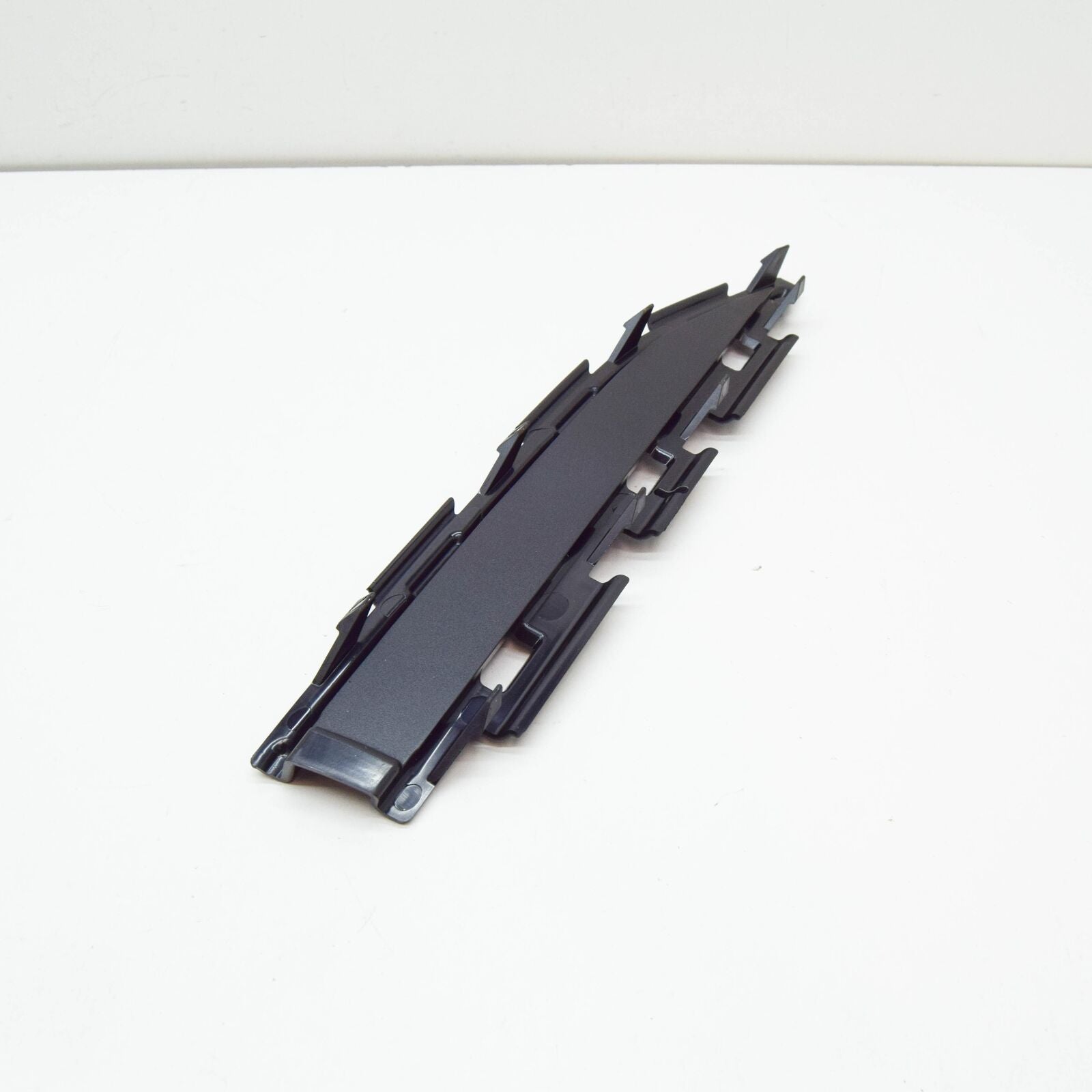 NEW AUDI Q7 4M FRONT BUMPER RIGHT END CAP 4M0807749C ORIGINAL