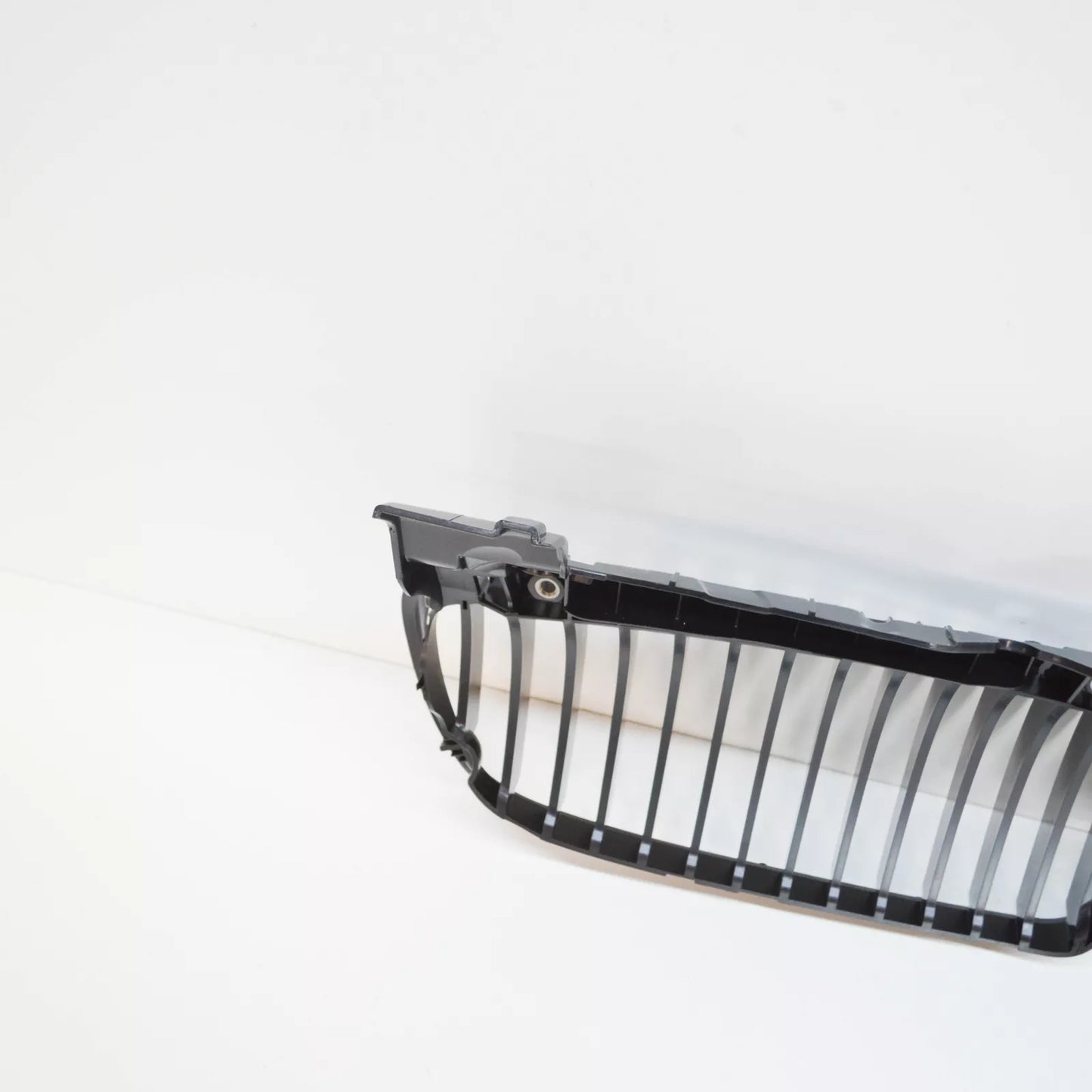 NEW BMW 7 E65 E66 E67 FRONT RADIATOR GRILLE 51137145738 7145738 ORIGINAL