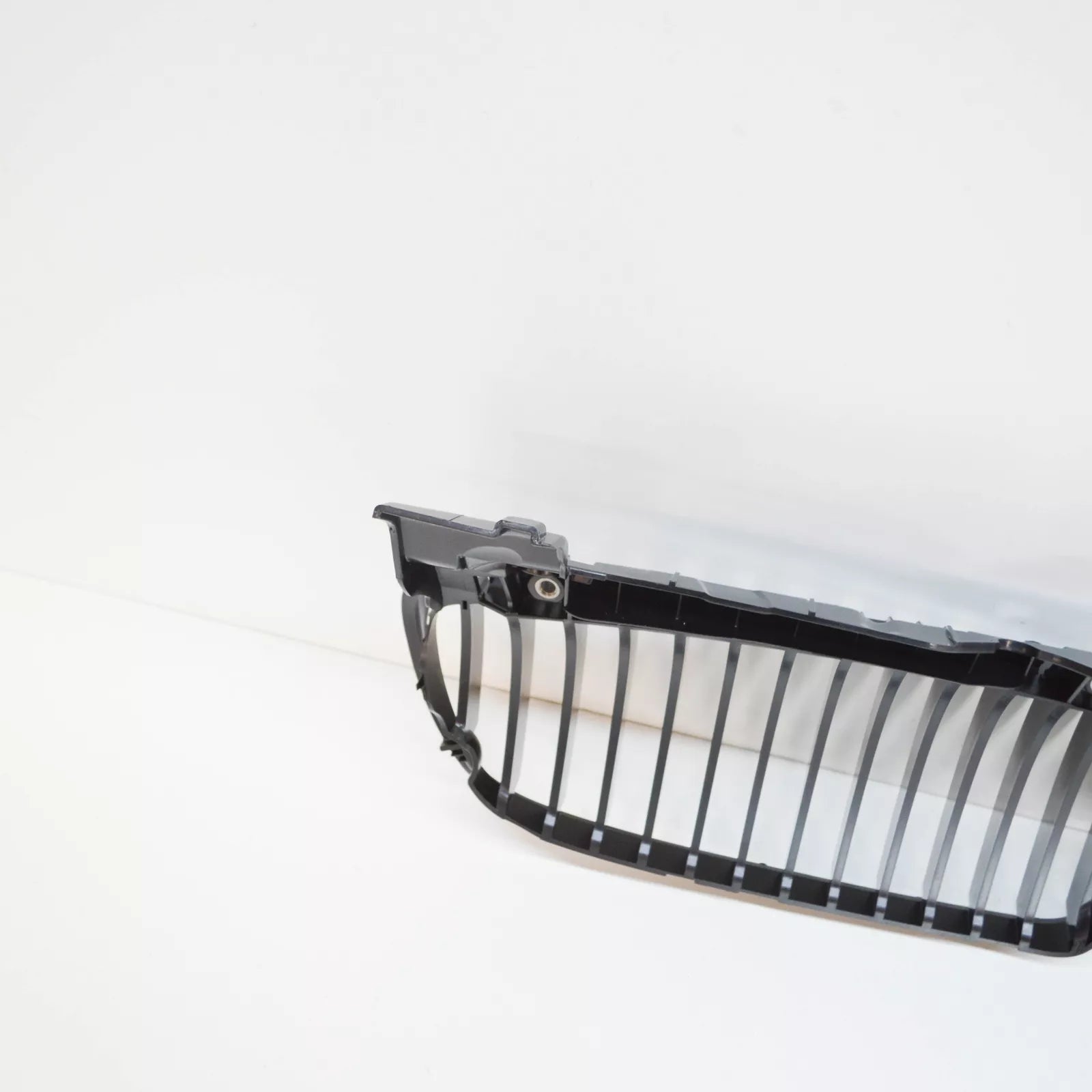 NEW BMW 7 E65 E66 E67 FRONT RADIATOR GRILLE 51137145738 7145738 ORIGINAL
