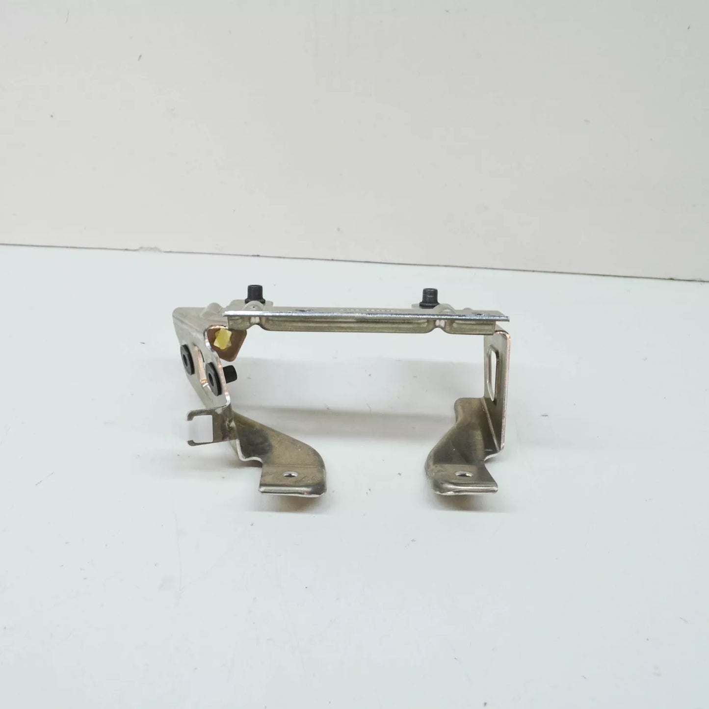 NEW BMW 3 F30 VACUUM PUMP BRACKET 34336868058 ORIGINAL