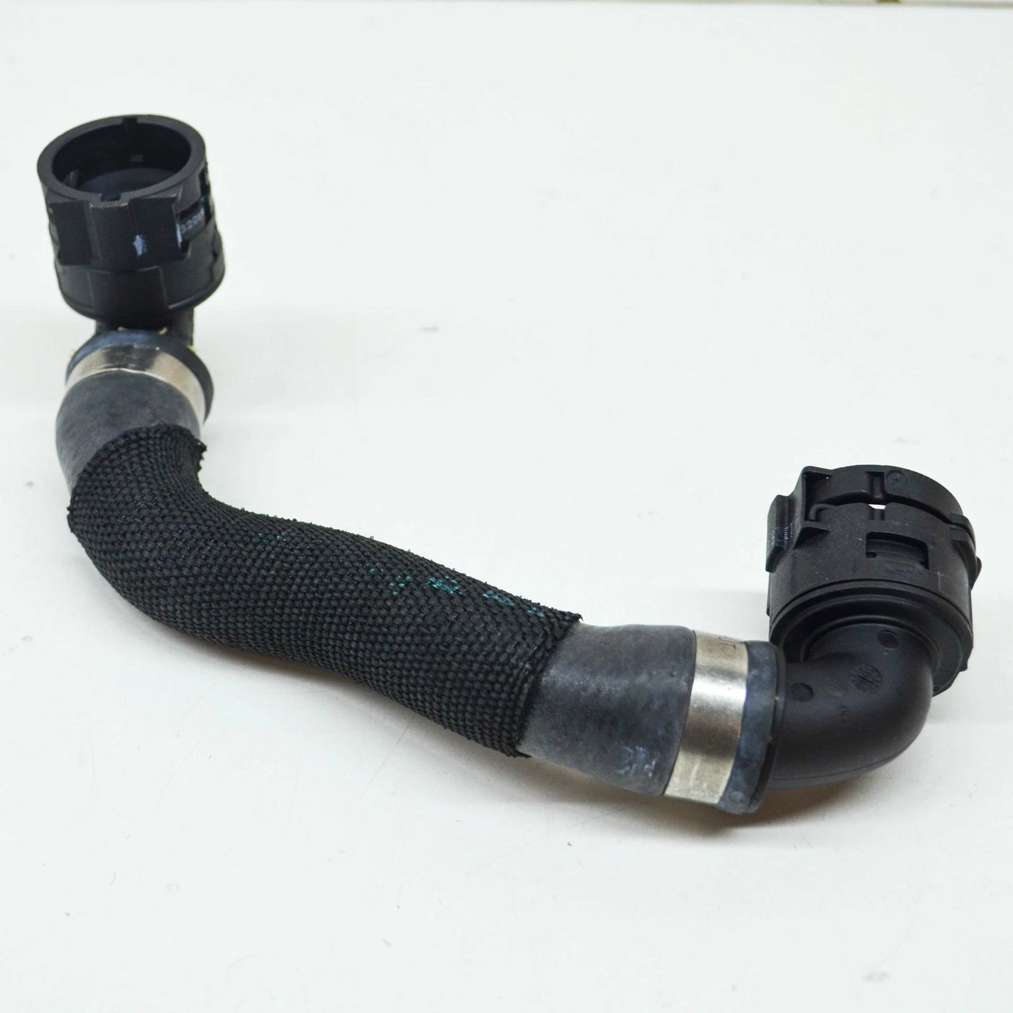 NEW BMW 5 G30 RIGHT WATER RADIATOR COOLANT HOSE 17128602613 ORIGINAL