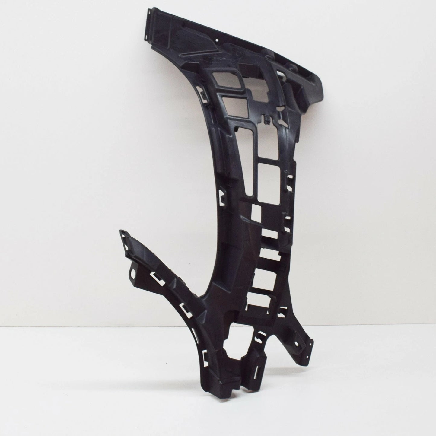 NEW MERCEDES-BENZ C-CLASS W205 FRONT BUMPER LEFT BRACKET A2058850765 ORIGINAL