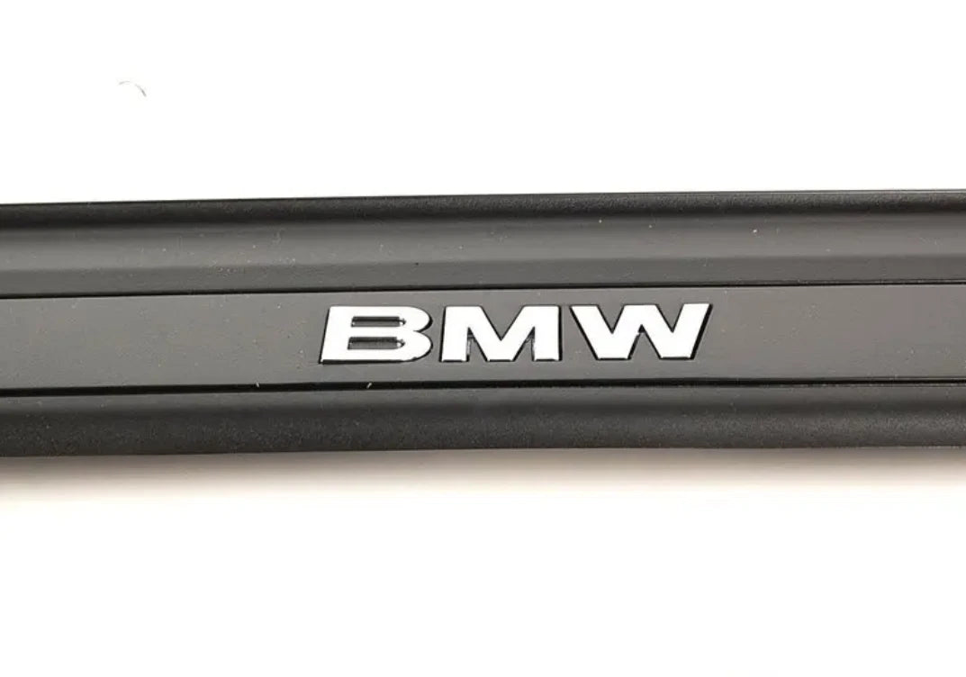 NEW BMW 3 E90 FRONT RIGHT DOOR SILL TRIM 7060280 51477060280 ORIGINAL
