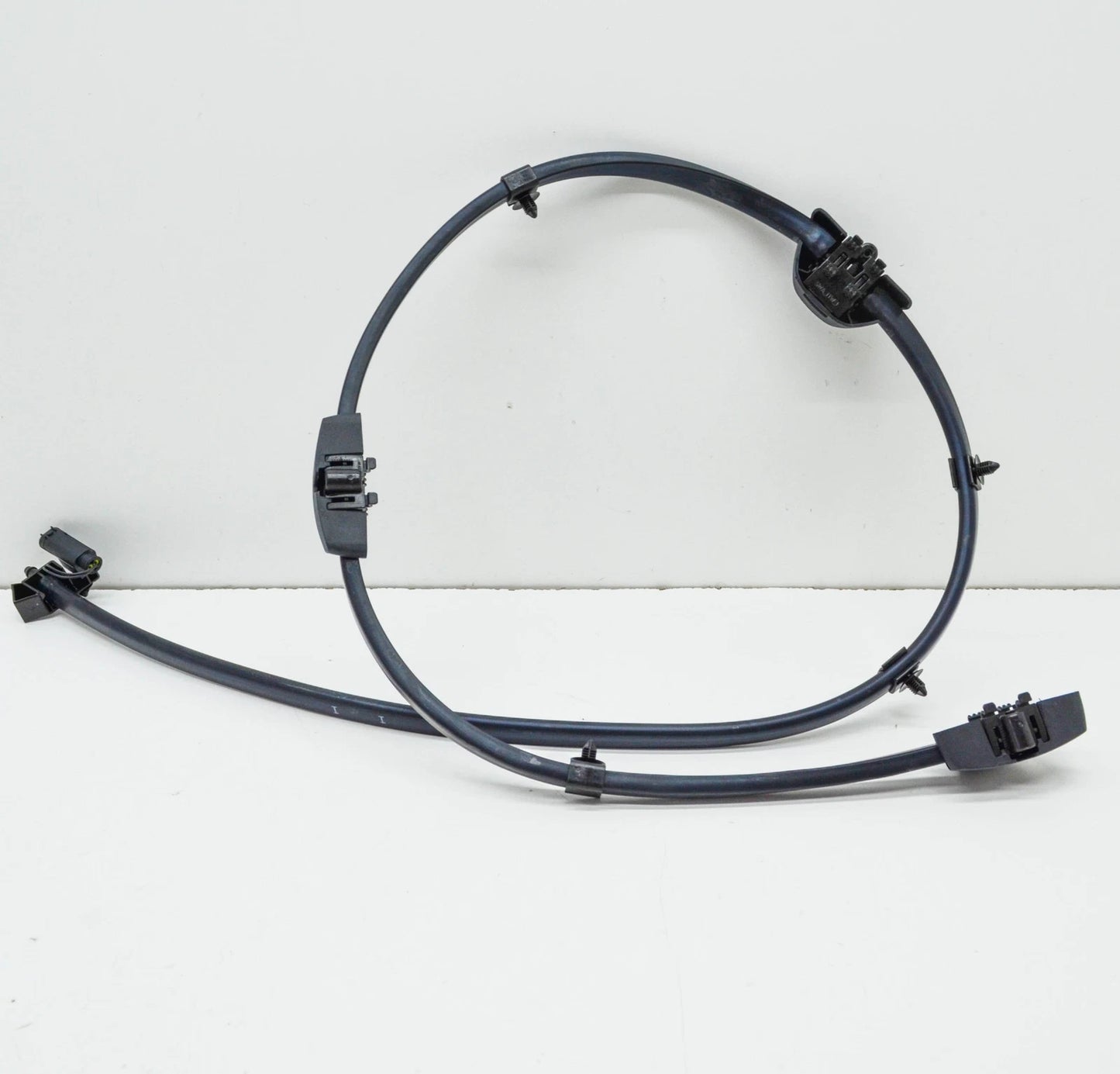 NEW BMW 5 G30 WINDSHIELD WASHER NOZZLE HOSE 61667388756 ORIGINAL
