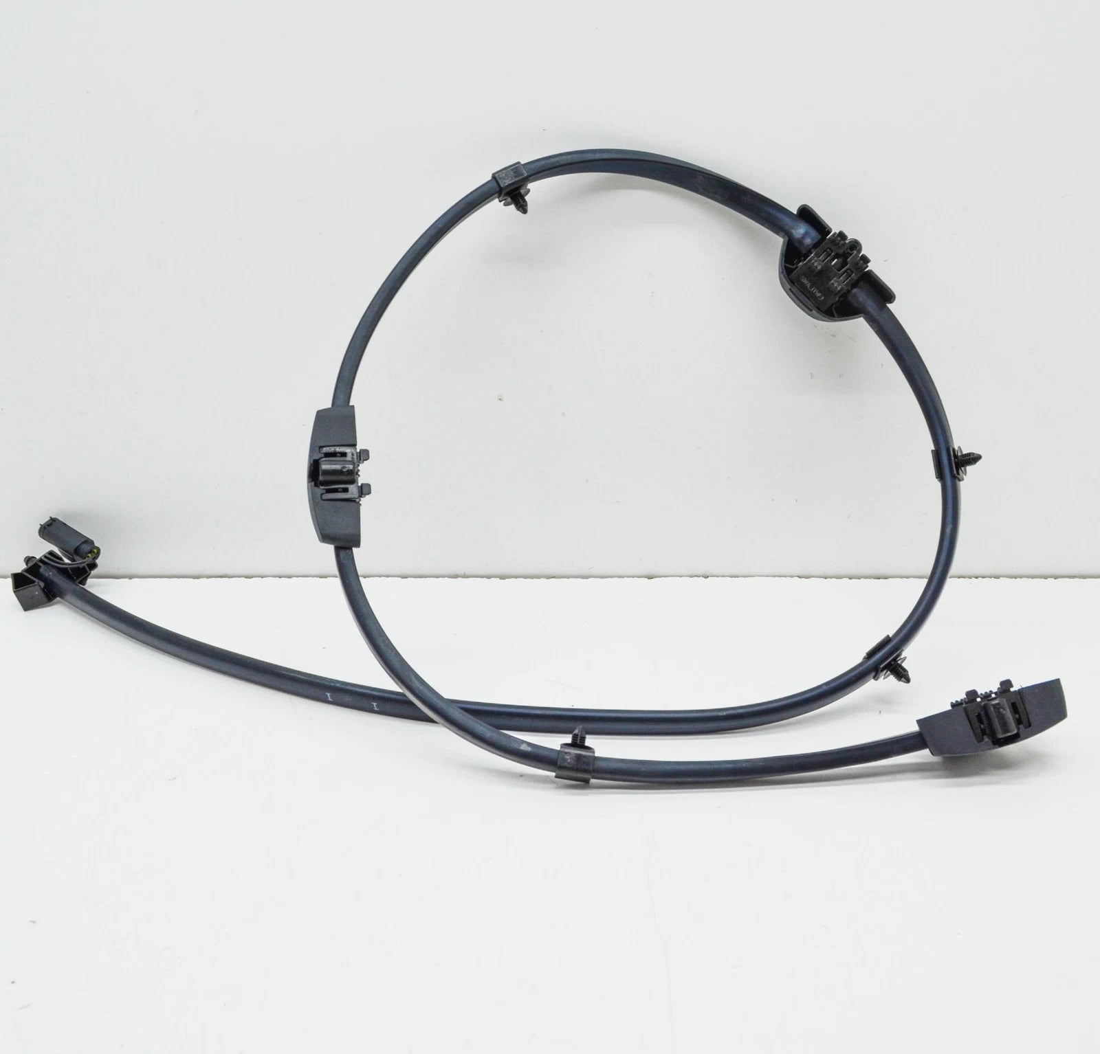NEW BMW 5 G30 WINDSHIELD WASHER NOZZLE HOSE 61667388756 ORIGINAL