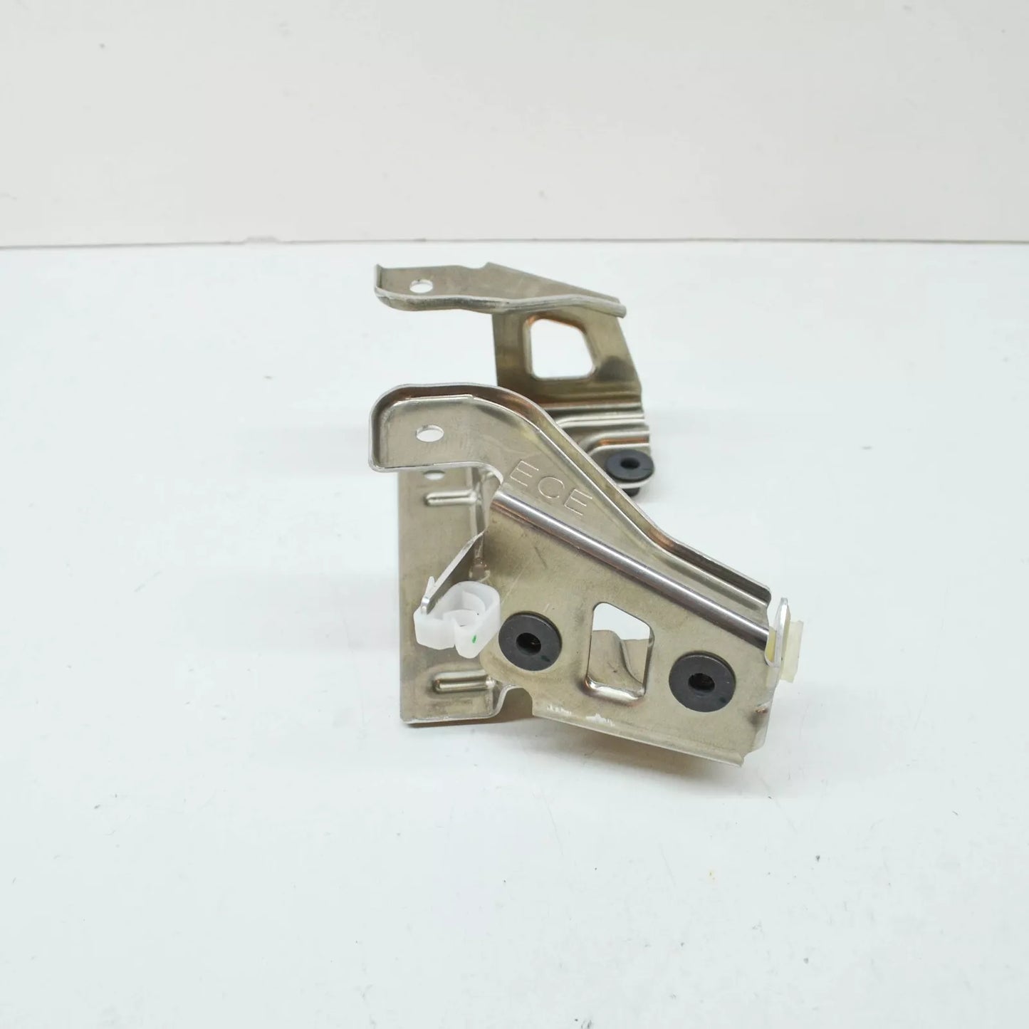 NEW BMW 3 F30 VACUUM PUMP BRACKET 34336868058 ORIGINAL