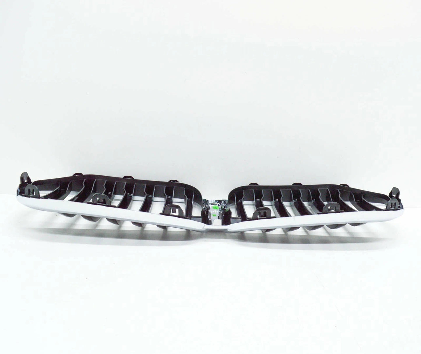 NEW BMW X1 F48 FRONT BUMPER RADIATOR GRILLE 8493450 51138493450 ORIGINAL