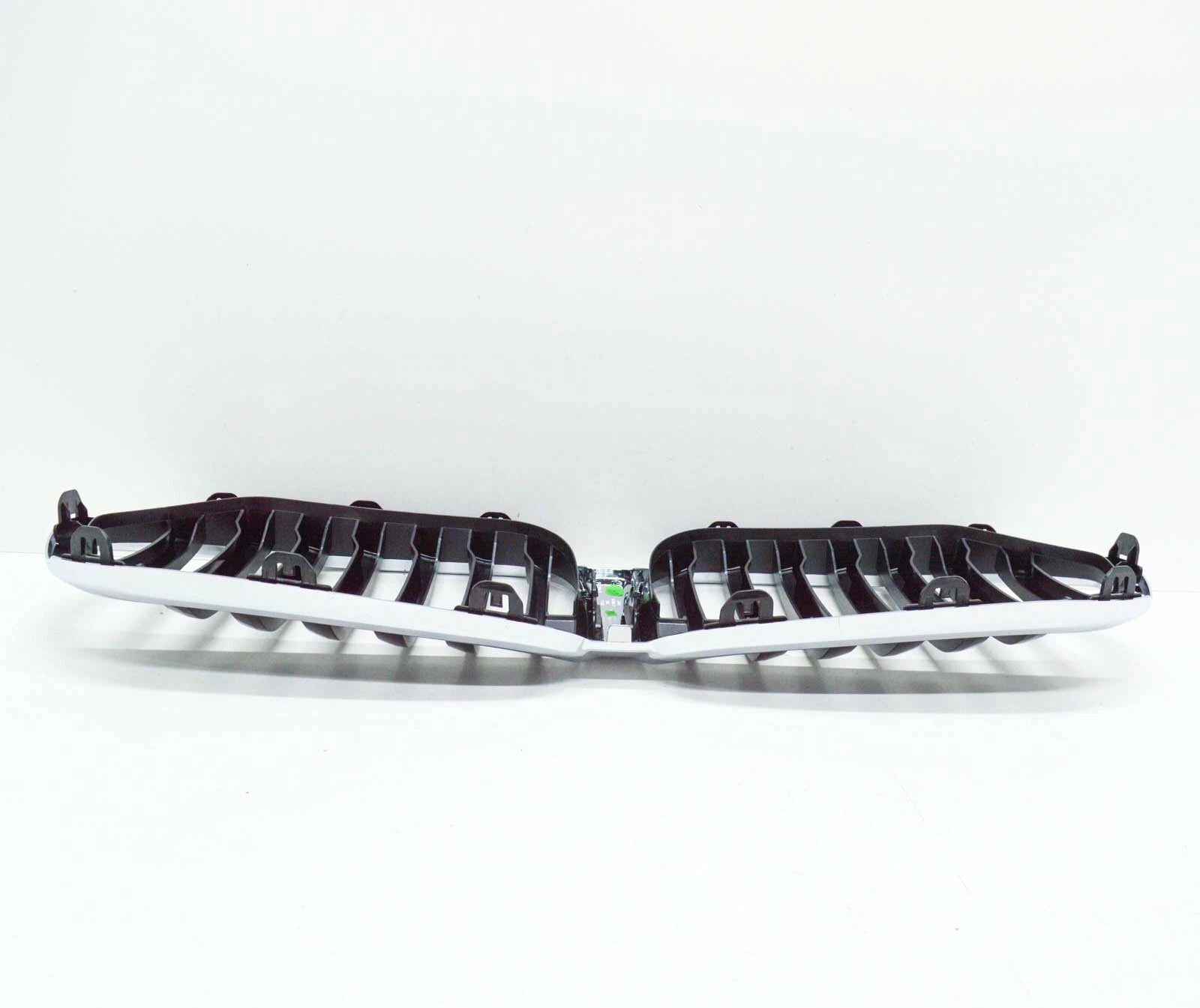 NEW BMW X1 F48 FRONT BUMPER RADIATOR GRILLE 8493450 51138493450 ORIGINAL