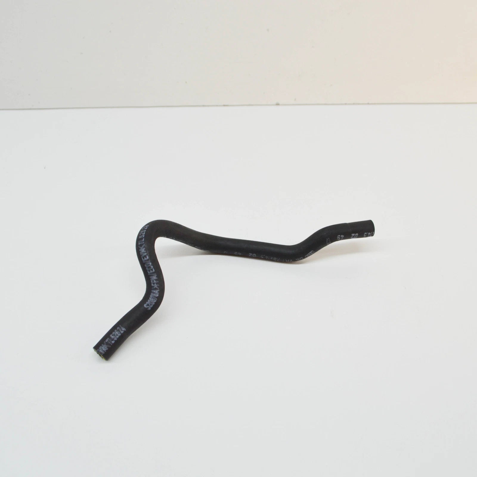 NEW AUDI A4 AVANT B8 FUEL HOSE 8K0201543Q