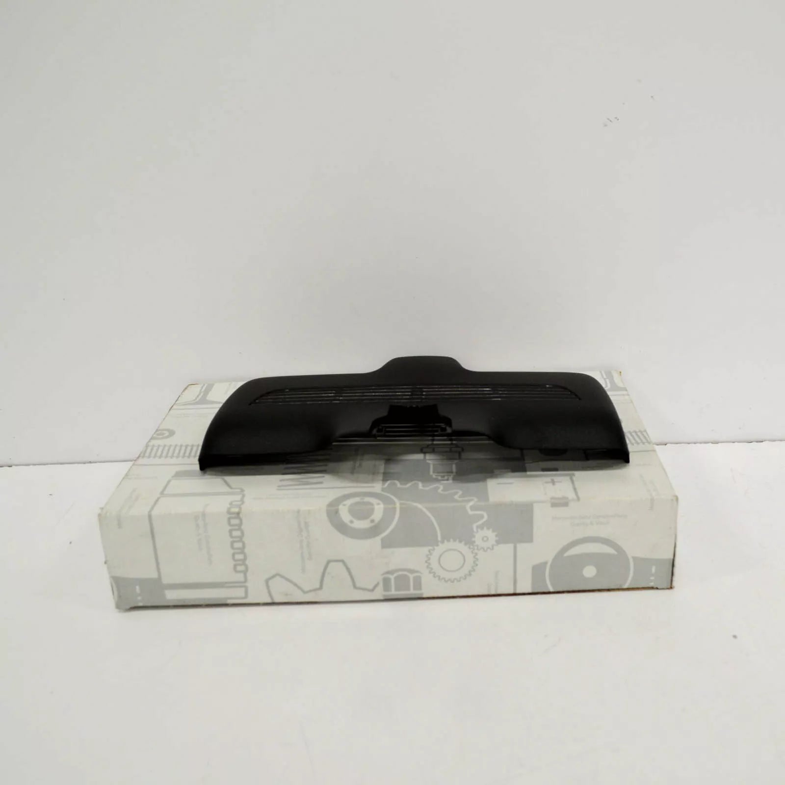 NEW MB C-CLASS T MODEL S205 RAIN SENSOR COVER A20582105009051 ORIGINAL