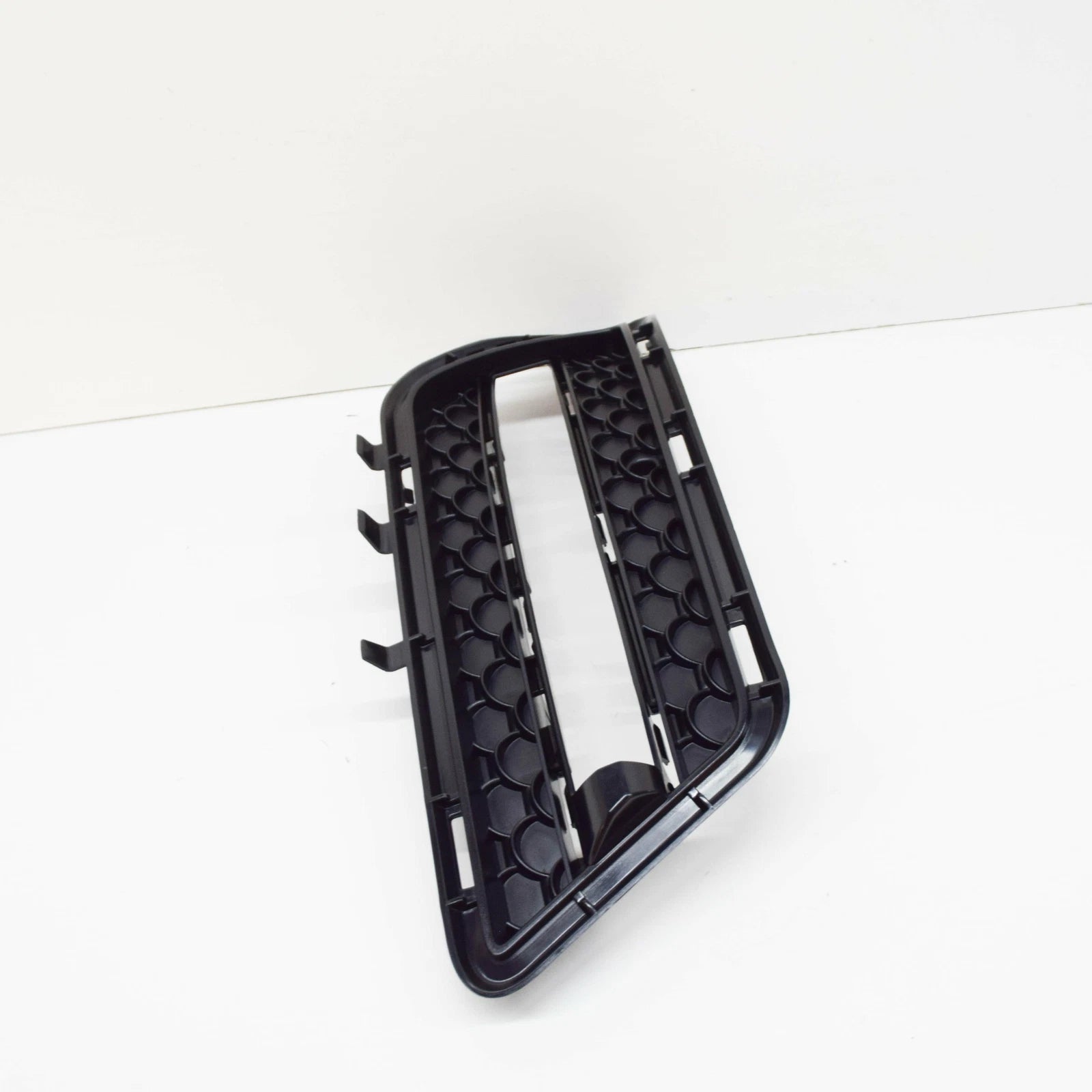 NEW MERCEDES-BENZ E-CLASS W212 FRONT BUMPER LEFT GRILLE A2128851753 2015