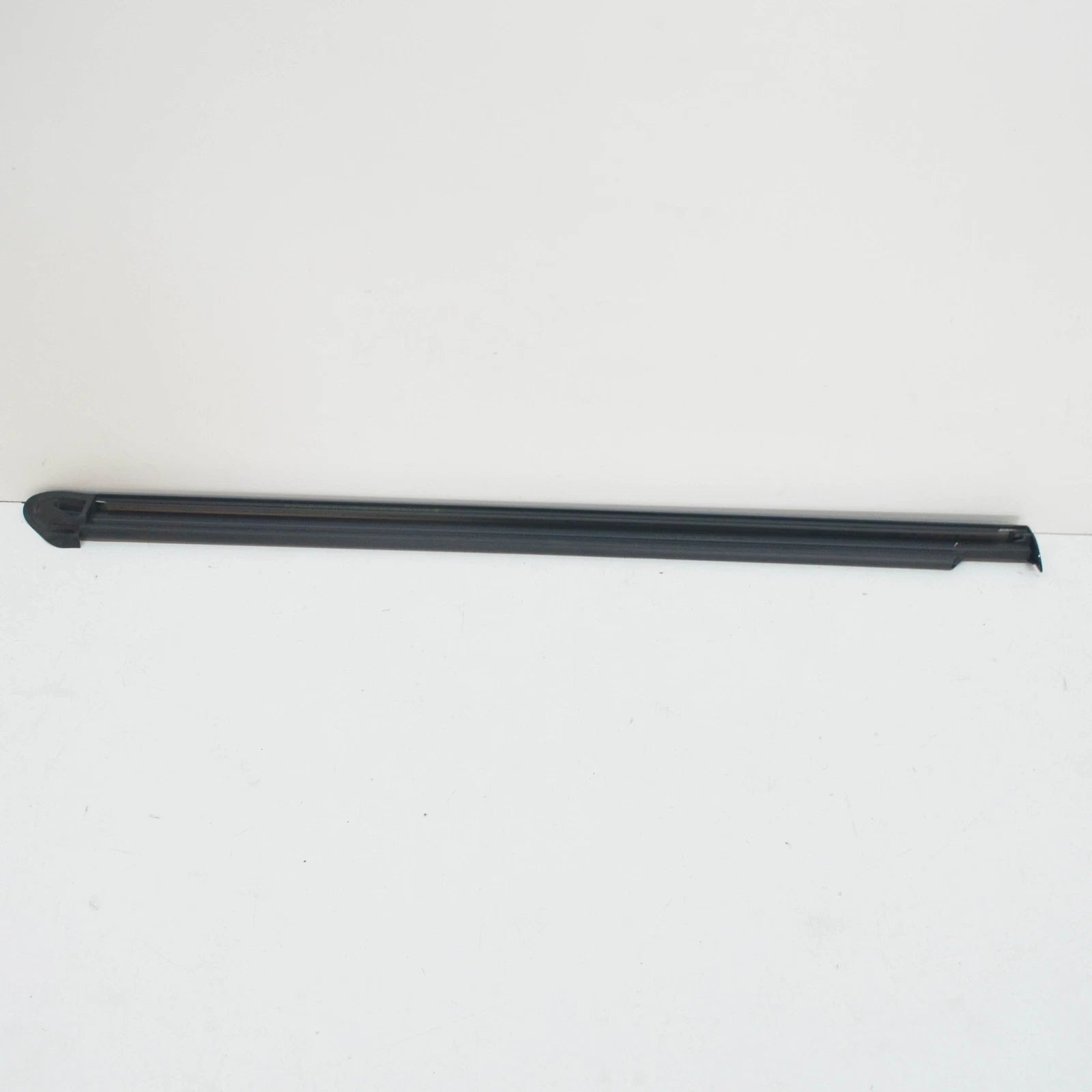 NEW MERCEDES-BENZ GL X164 REAR RIGHT SIDE WINDOW MOLDING A1646905480 ORIGINAL