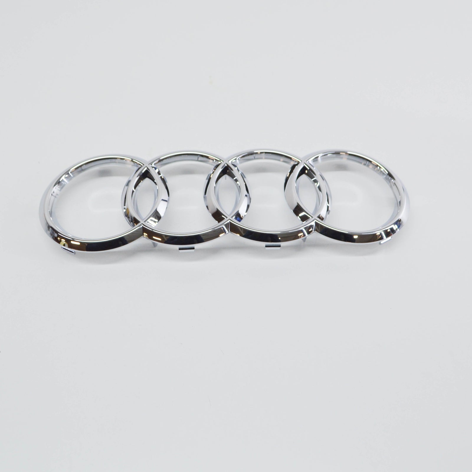 NEW AUDI RS7 SPORTBACK 4K8 FRONT RADIATOR GRILLE BADGE 4K88536052ZZ ORIGINAL
