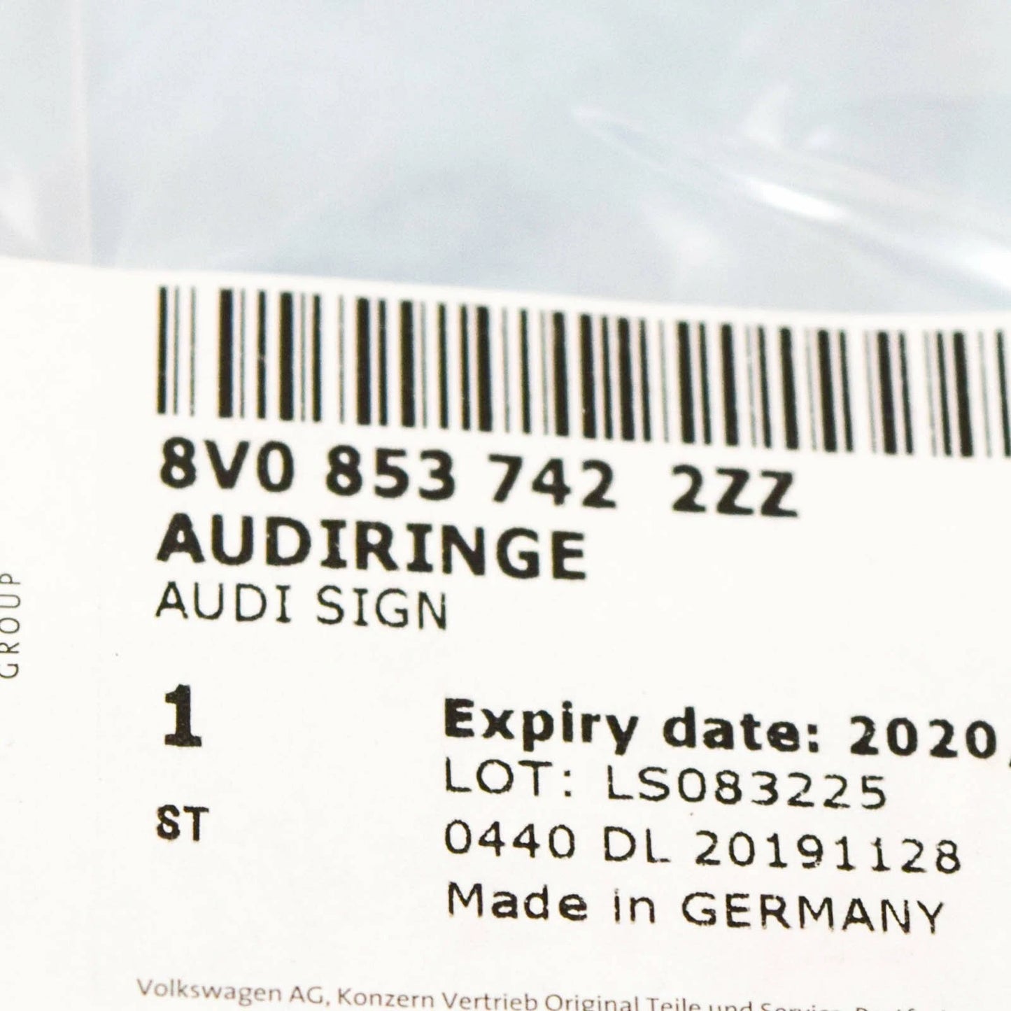 NEW AUDI TT 8S FRONT BONNET EMBLEM BADGE 8V08537422ZZ