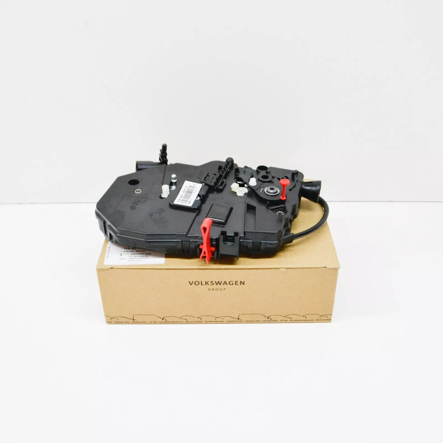 NEW VOLKSWAGEN TRANSPORTER T6 REAR DOOR LOCK CARRIER 7E0827425R ORIGINAL